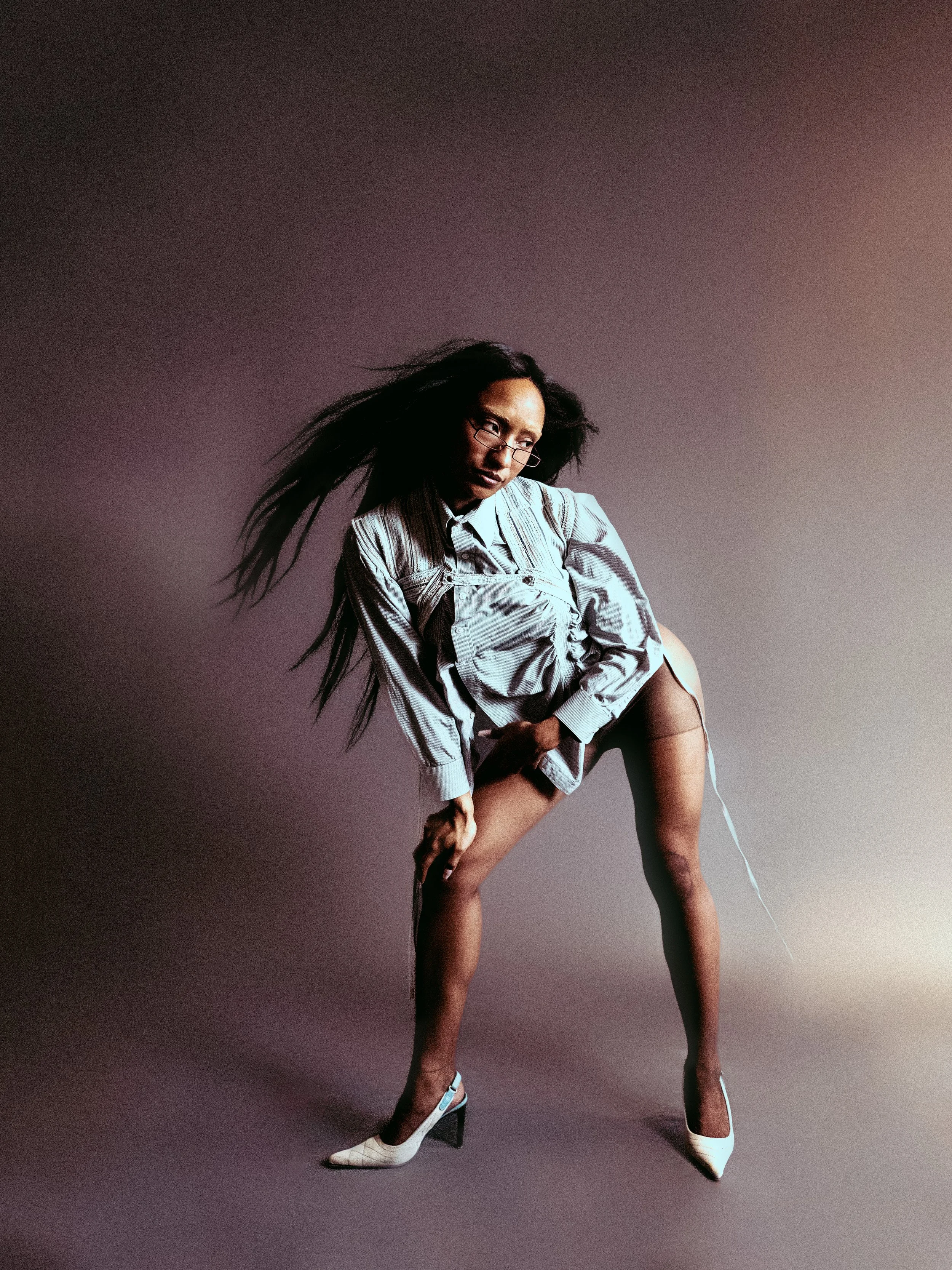 INTERLUDE - MS03 - SS25
Photographer: @moodyblu
Model: @hiiimsydthekid @carlydagen @cristalineparra @____cherubs
Stylist: @luabeckman
Hair Stylist: @____cherubs
Photography Assistant: @olivrrrr
Production Assistants: @dolltrap @camille