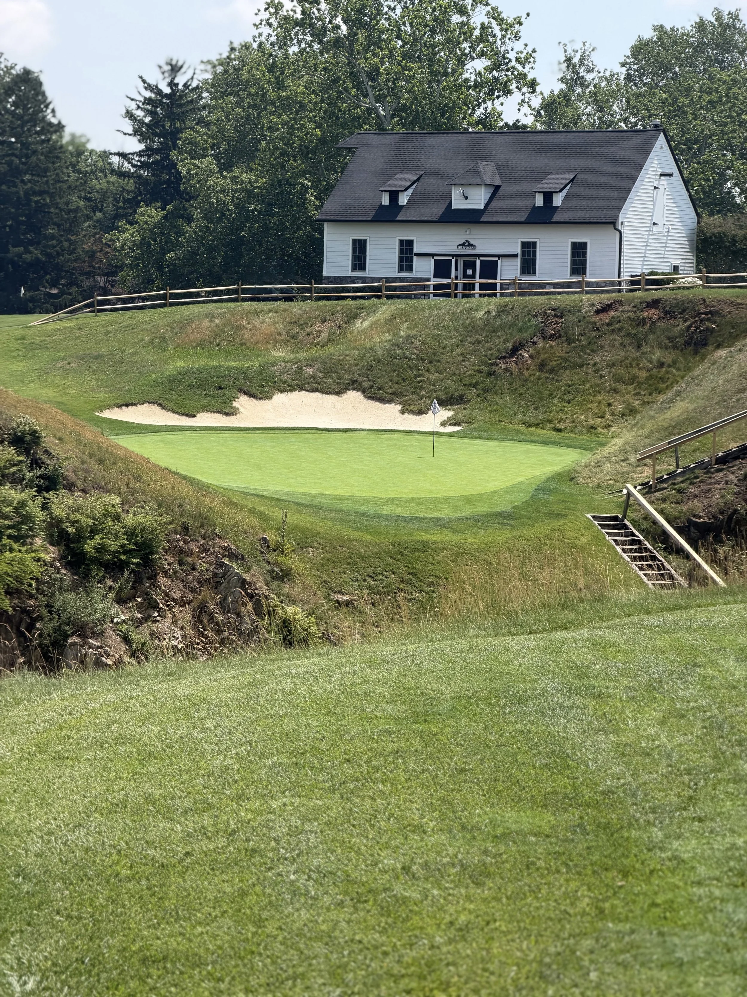 Manufacturers' Golf & Country Club