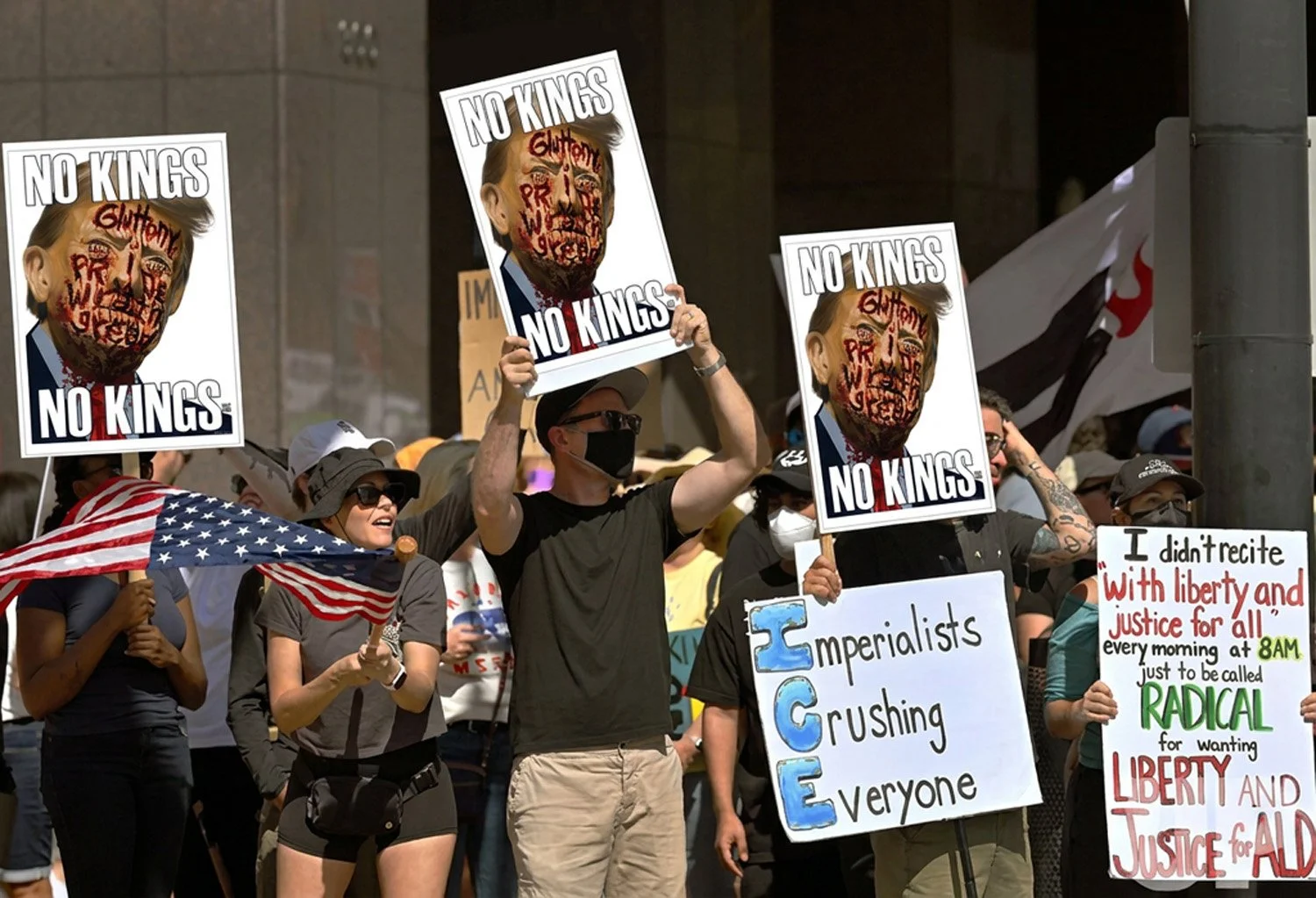 protestorNOKINGS2_SIN.jpg