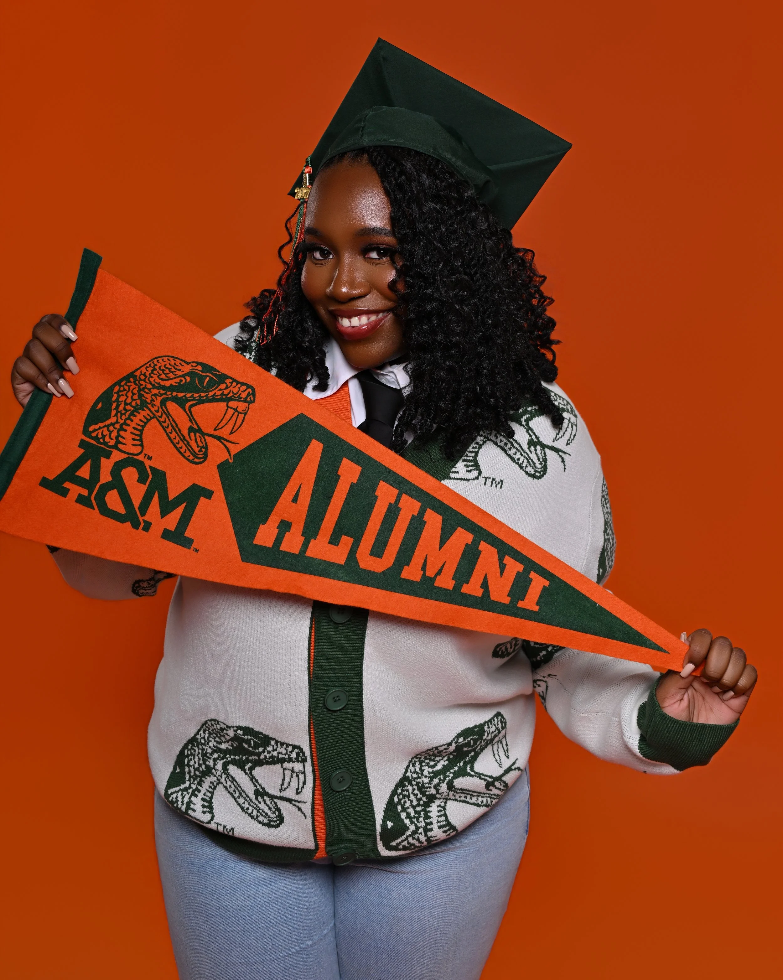 tallahassee-famu-graduation-photographer-teacher-library-portrait-05.jpg
