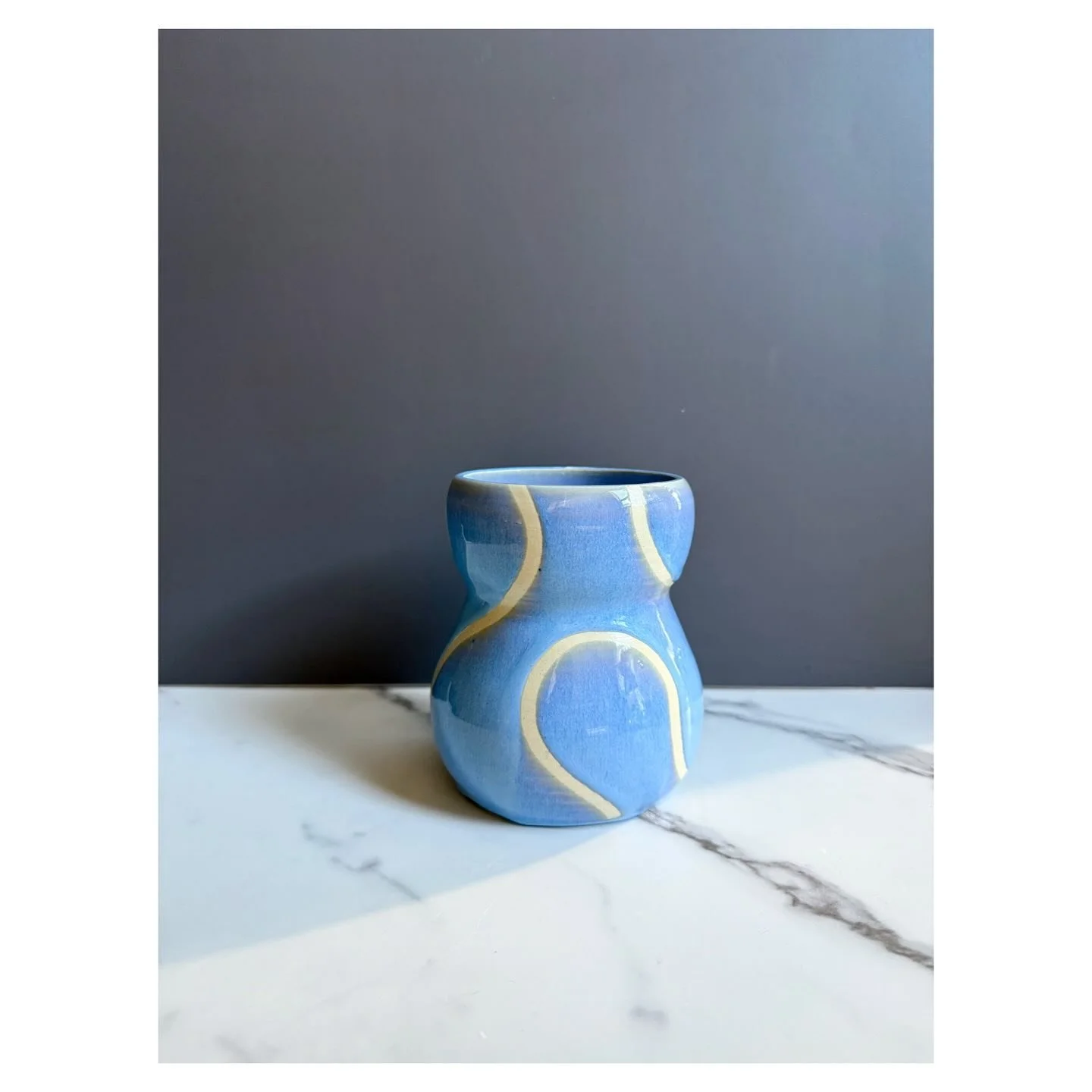 Pretty color, drippy glaze 💙