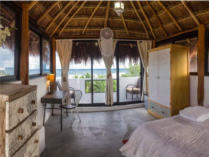 Queen Room with Private Ensuite Bathroom