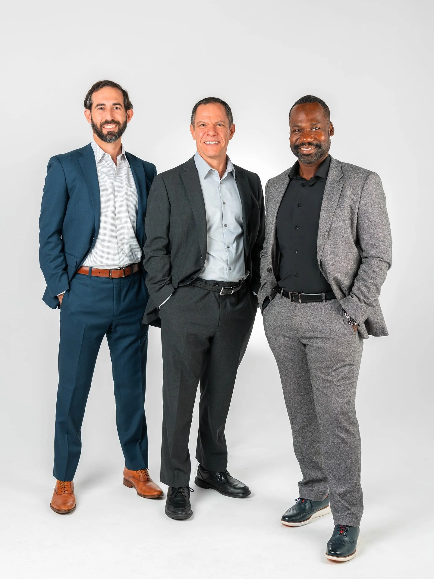 ✨ Elevate your team&rsquo;s professional image! ✨
Whether it&rsquo;s for your company website, LinkedIn, or marketing materials, group headshots show unity and professionalism. Book your session today and let us capture your team at their best. 👔📸
