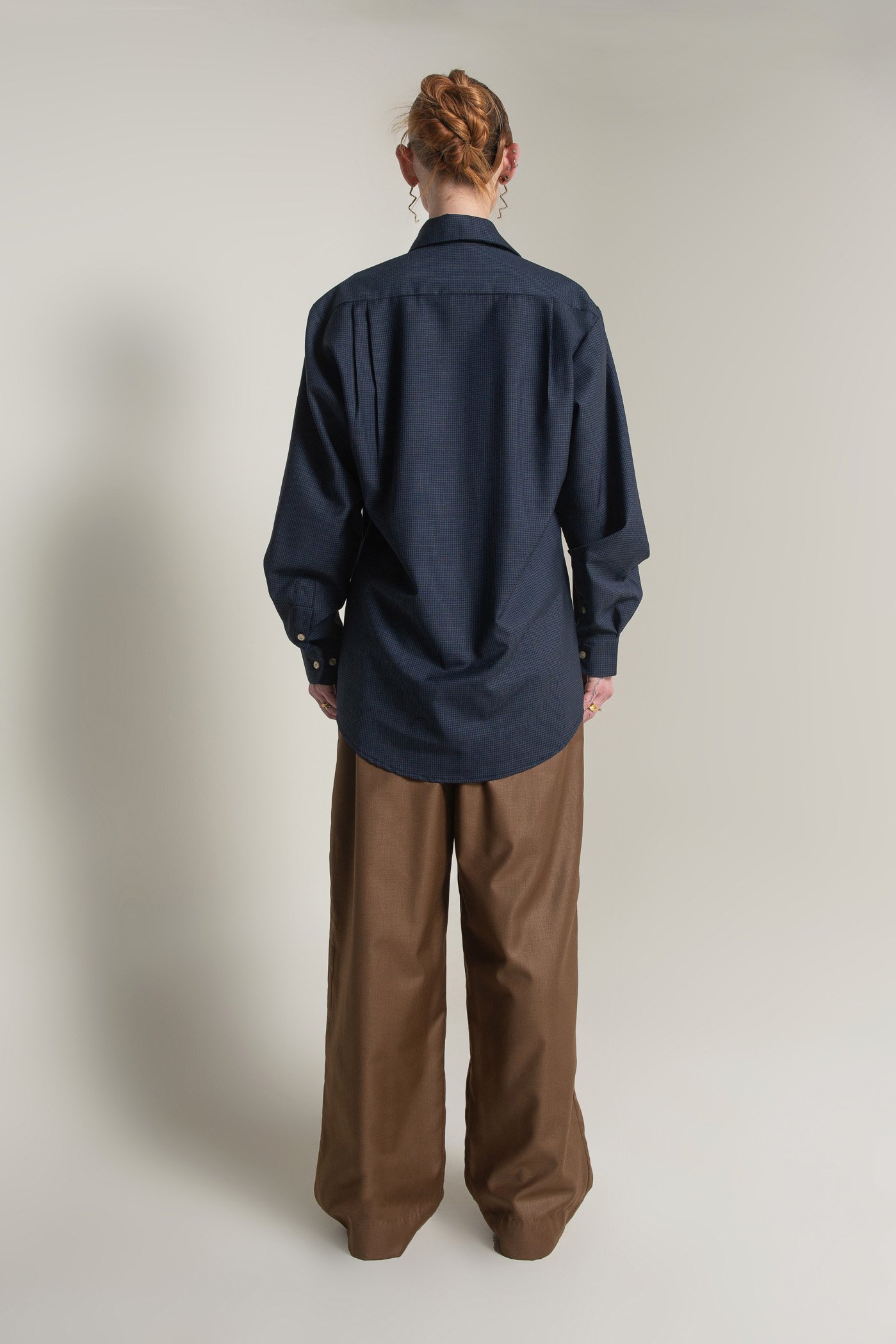 VAN BRUSSEL LENNON BASIC COLLARED SHIRT IN BLUE CHECK BACK