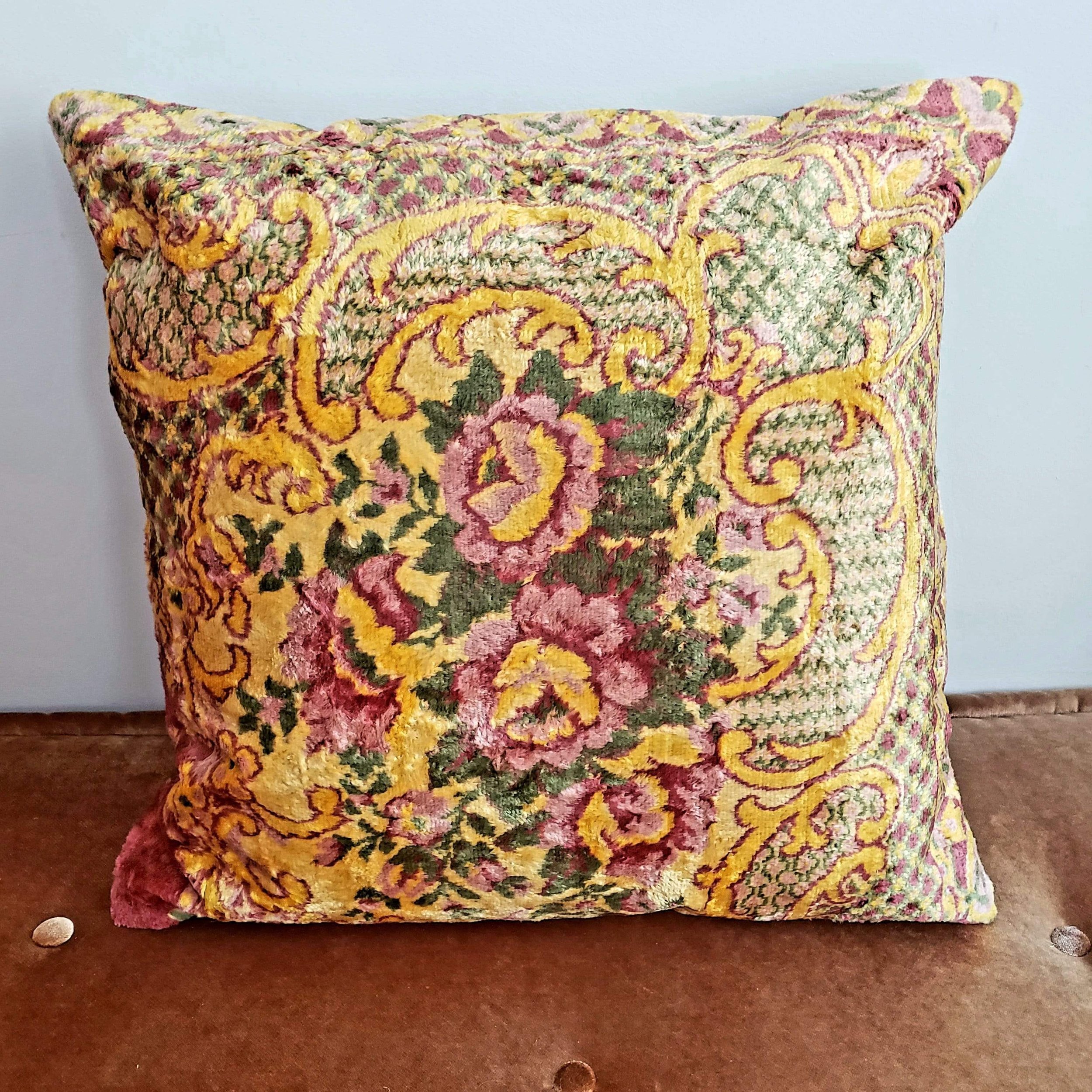 berber-velvet-pillow-vintage-moroccan-floor-cushion-vkfp054-15203710337126.jpg