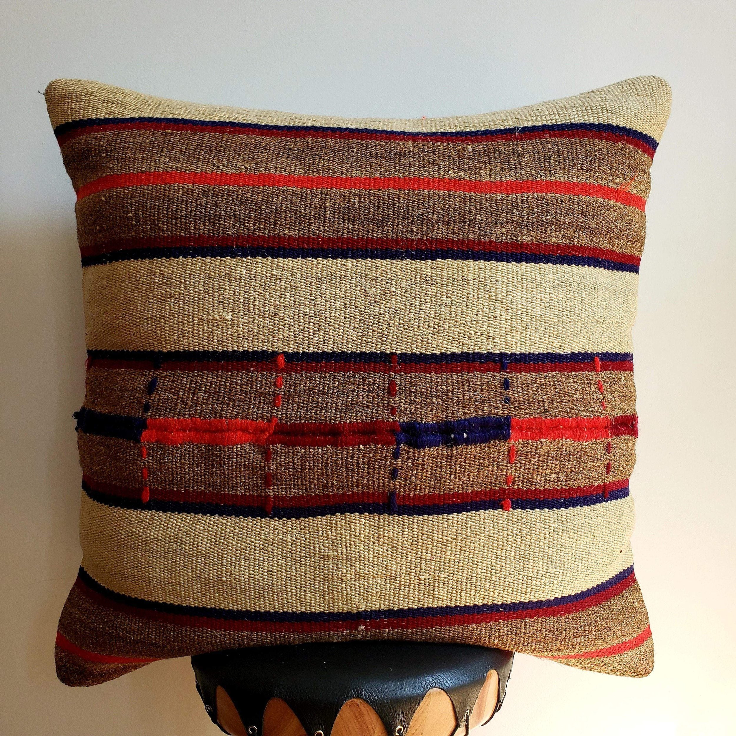 berber-wool-pillow-vintage-moroccan-floor-cushion-vkfp038-15203715121254.jpg