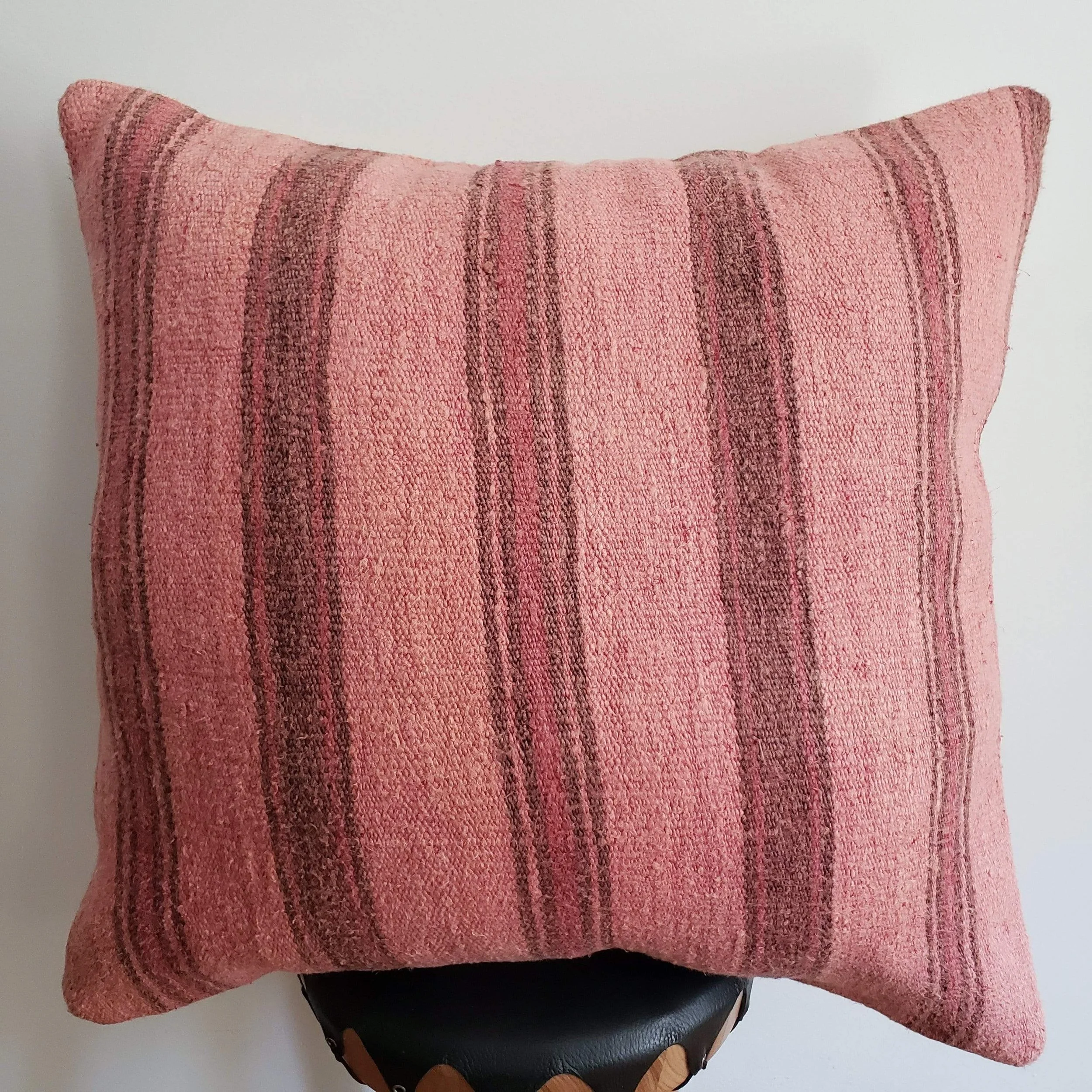 berber-wool-pillow-vintage-moroccan-floor-cushion-vkfp040-15203712401510.jpg