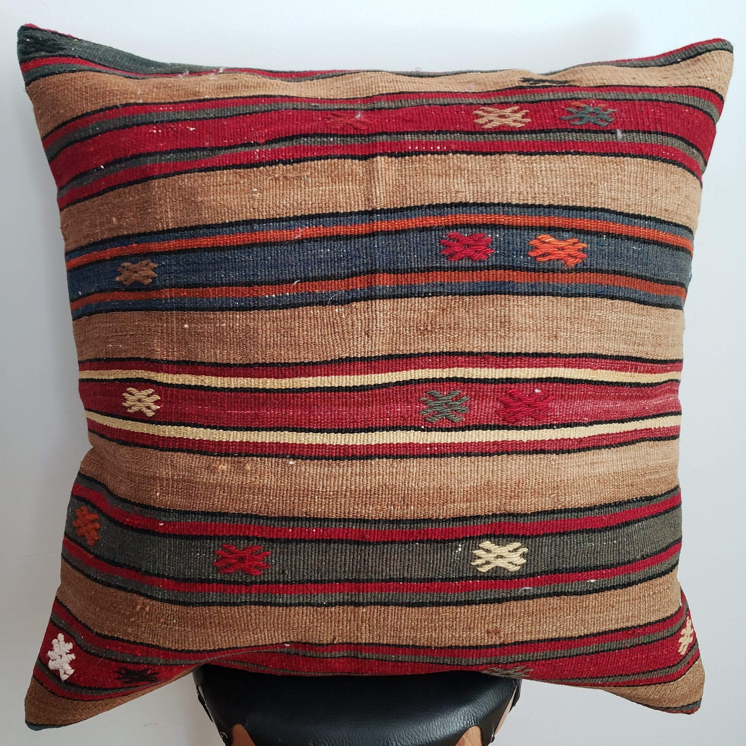 berber-wool-pillow-vintage-moroccan-floor-cushion-vkfp048-15203711877222.jpg