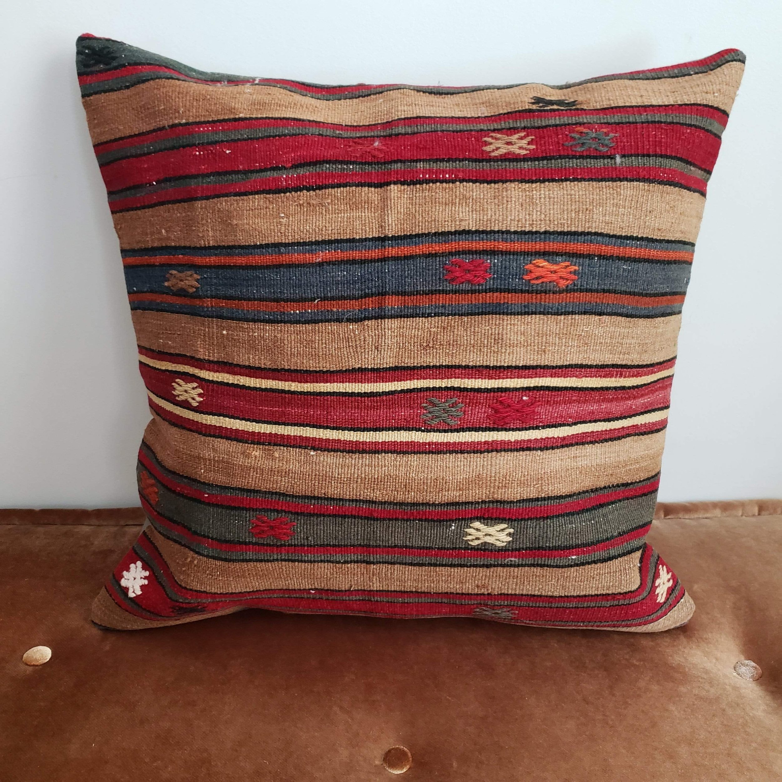 berber-wool-pillow-vintage-moroccan-floor-cushion-vkfp048-15203711909990.jpg