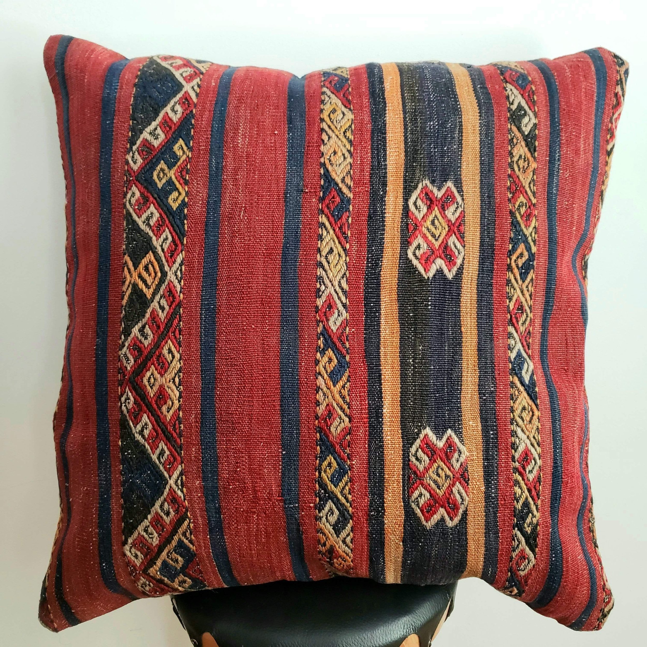 berber-wool-pillow-vintage-moroccan-floor-cushion-vkfp052-15203710861414.jpg
