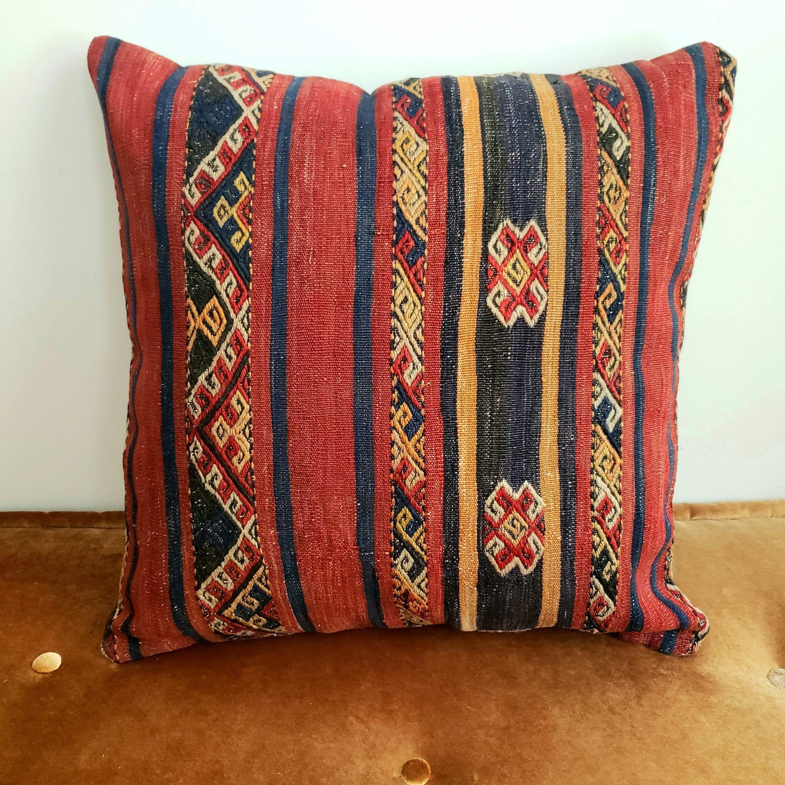 berber-wool-pillow-vintage-moroccan-floor-cushion-vkfp052-15203710894182.jpg