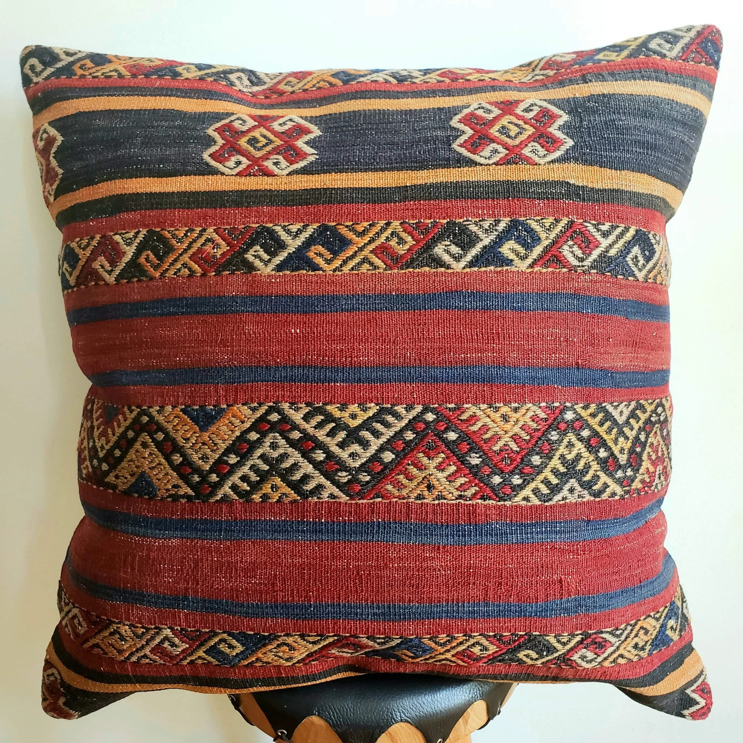 berber-wool-pillow-vintage-moroccan-floor-cushion-vkfp073-15204369727590.jpg