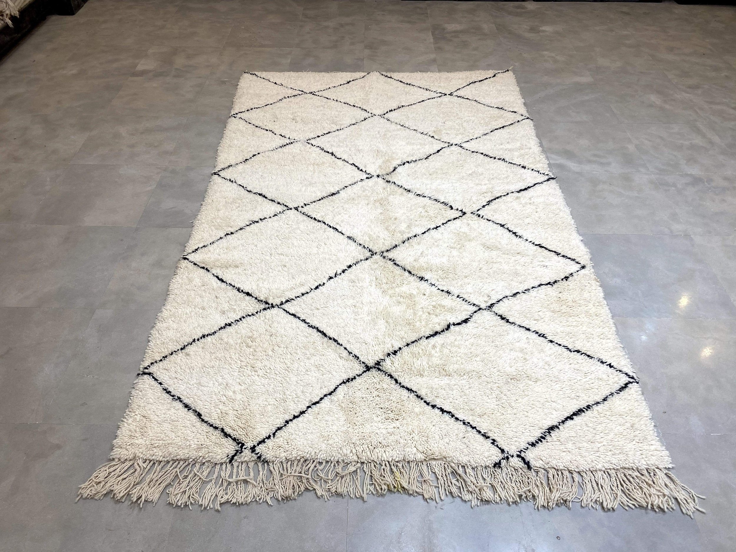 moroccan-berber-rug-beni-ouarain-10-28033712488550.jpg