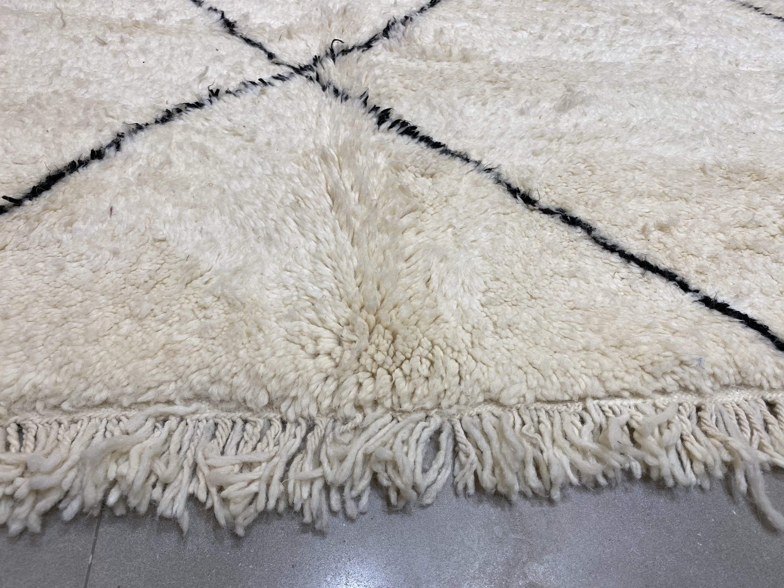 moroccan-berber-rug-beni-ouarain-11-28033714356326.jpg
