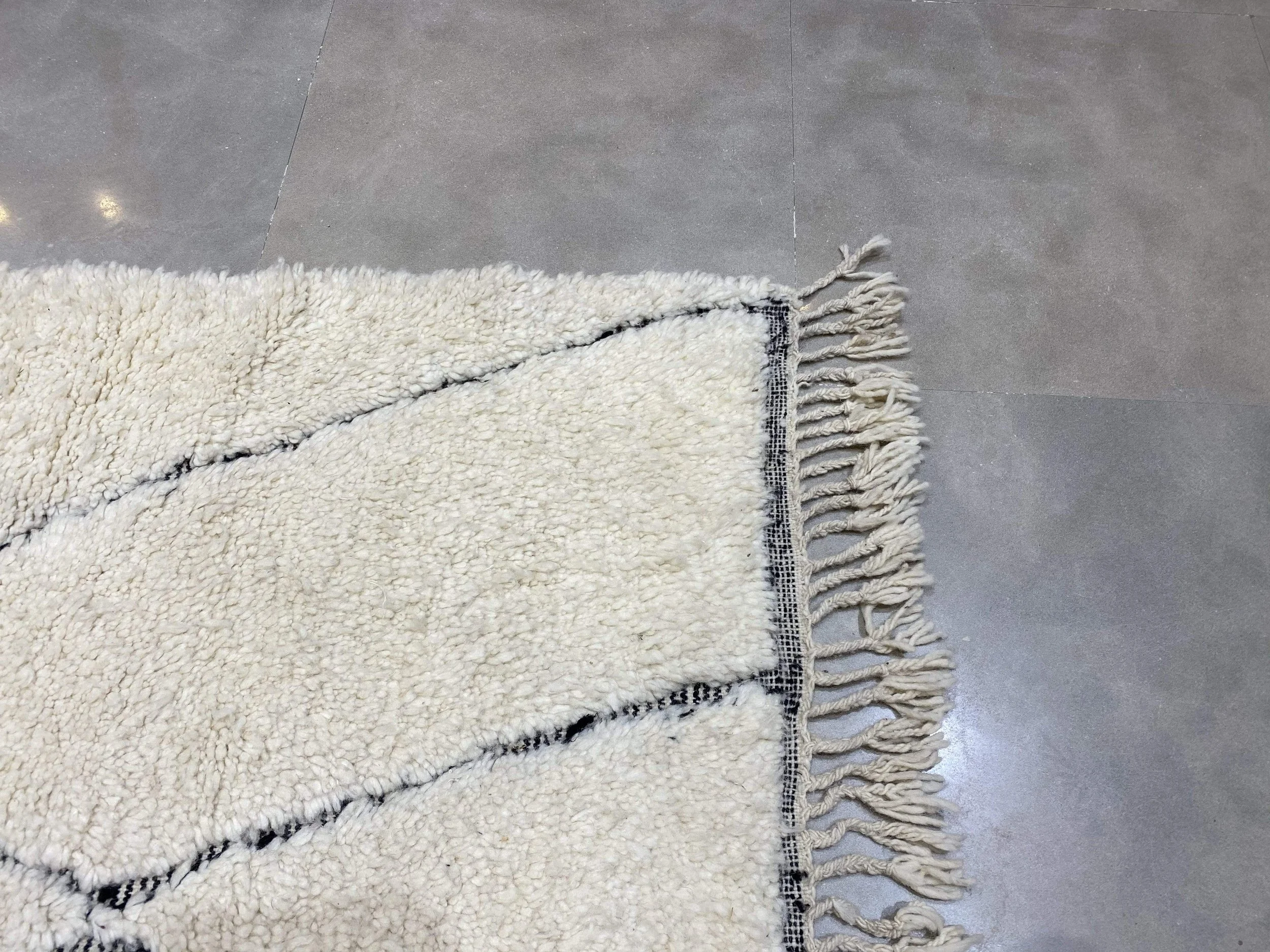 moroccan-berber-rug-beni-ouarain-12-28033715339366.jpg