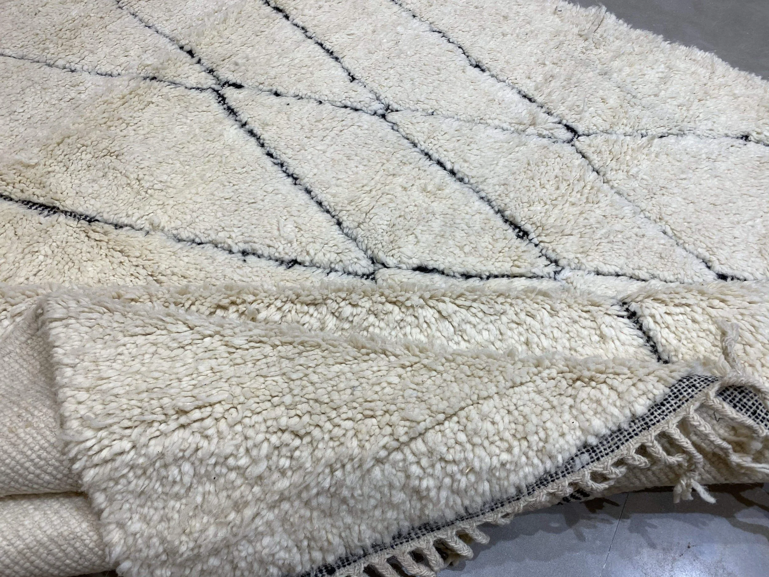 moroccan-berber-rug-beni-ouarain-12-28033715437670.jpg