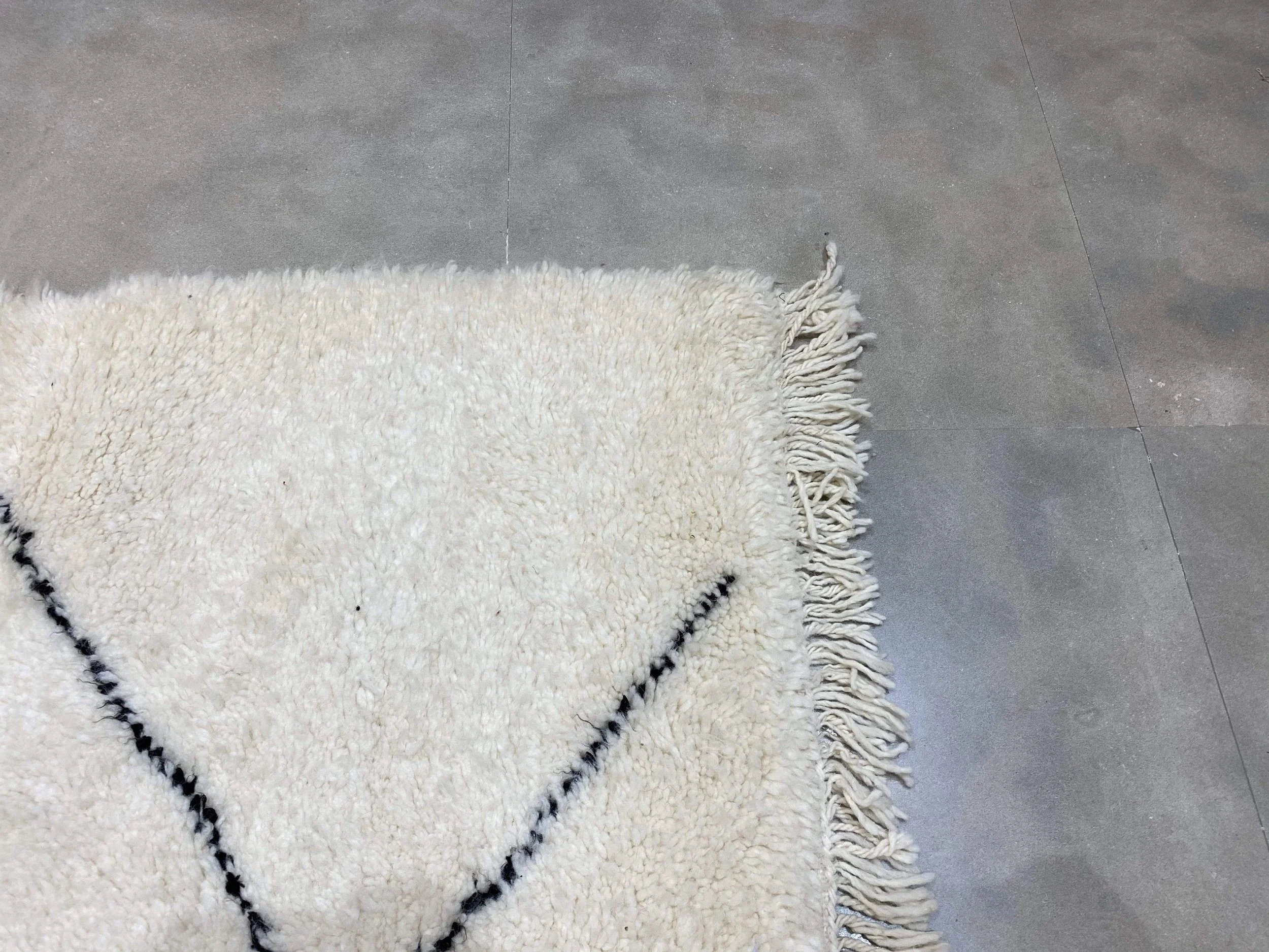 moroccan-berber-rug-beni-ouarain-14-28033717633126.jpg