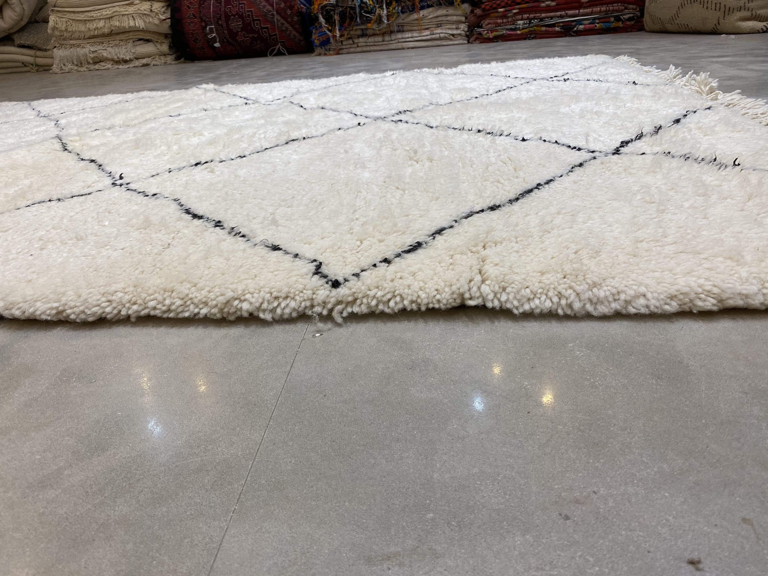 moroccan-berber-rug-beni-ouarain-14-28033717600358.jpg