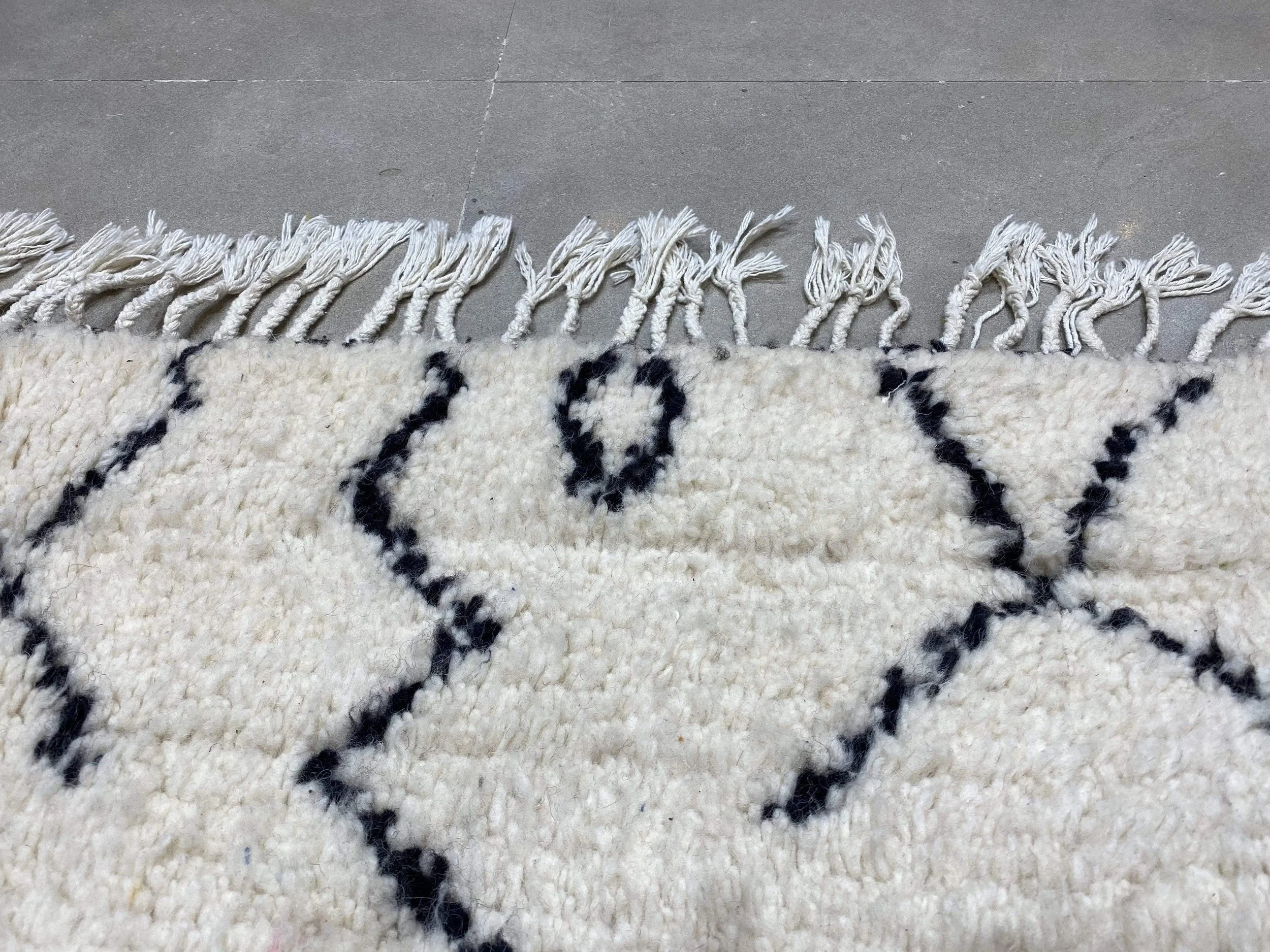 moroccan-berber-rug-beni-ouarain-16-28044395380838.jpg