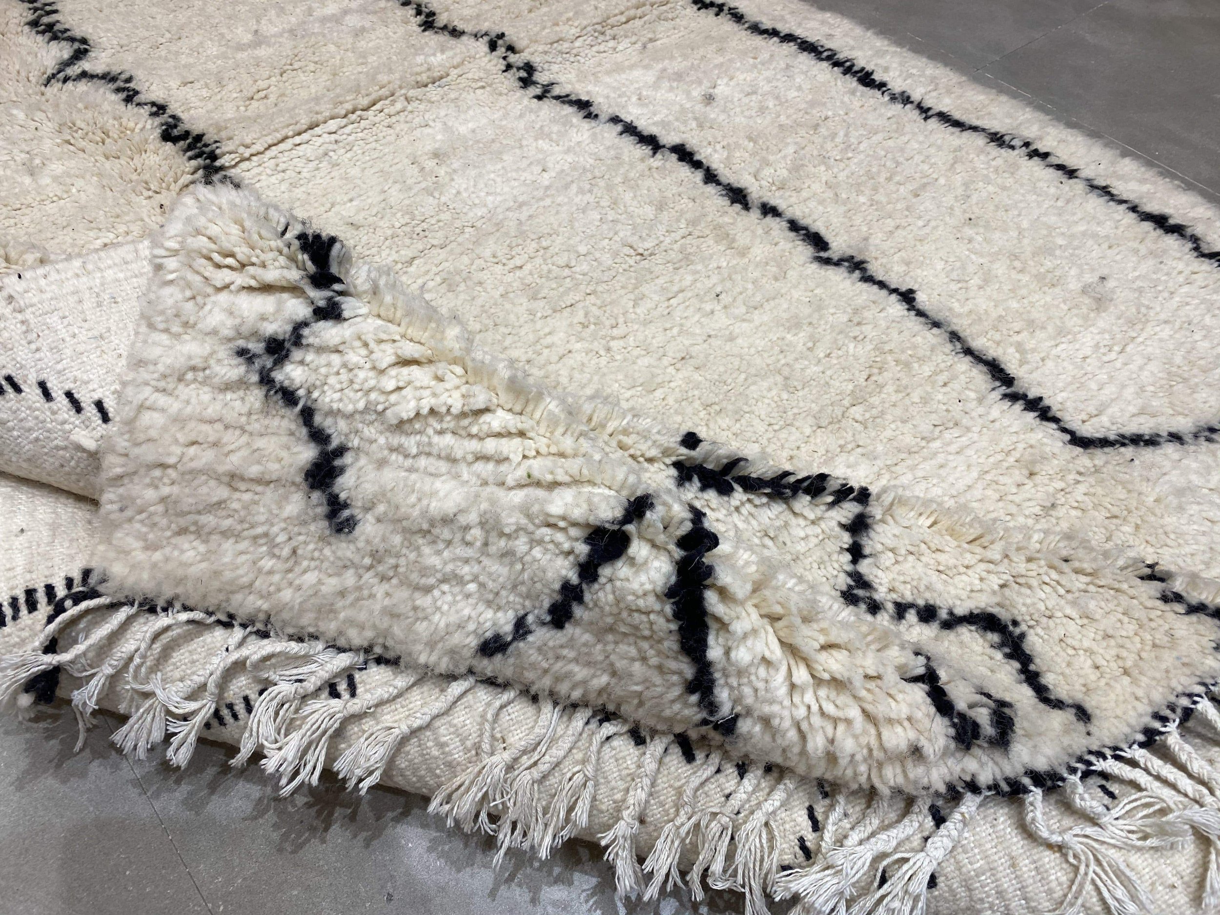moroccan-berber-rug-beni-ouarain-16-28044395348070.jpg