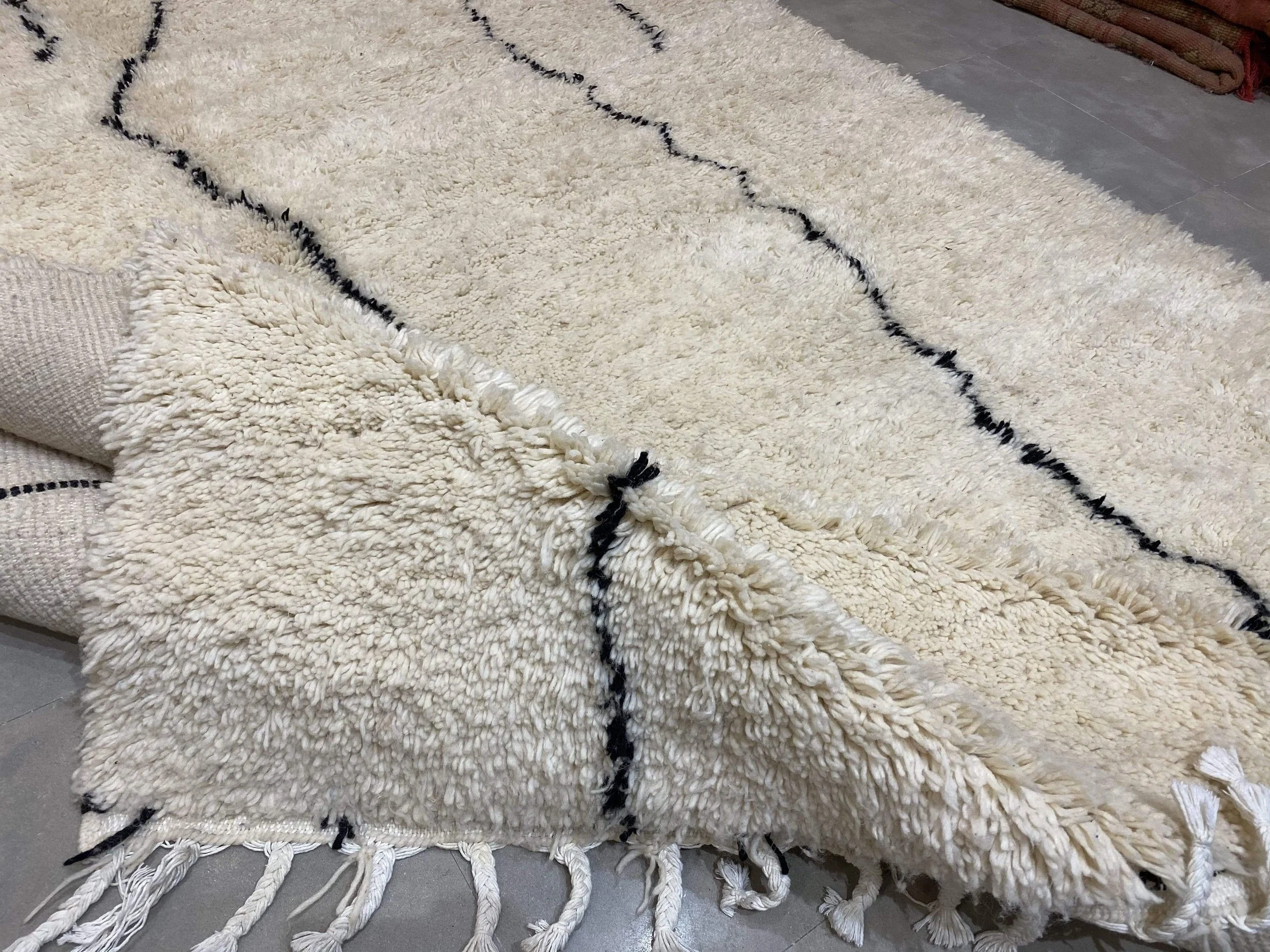 moroccan-berber-rug-beni-ouarain-2-28033663991910.jpg