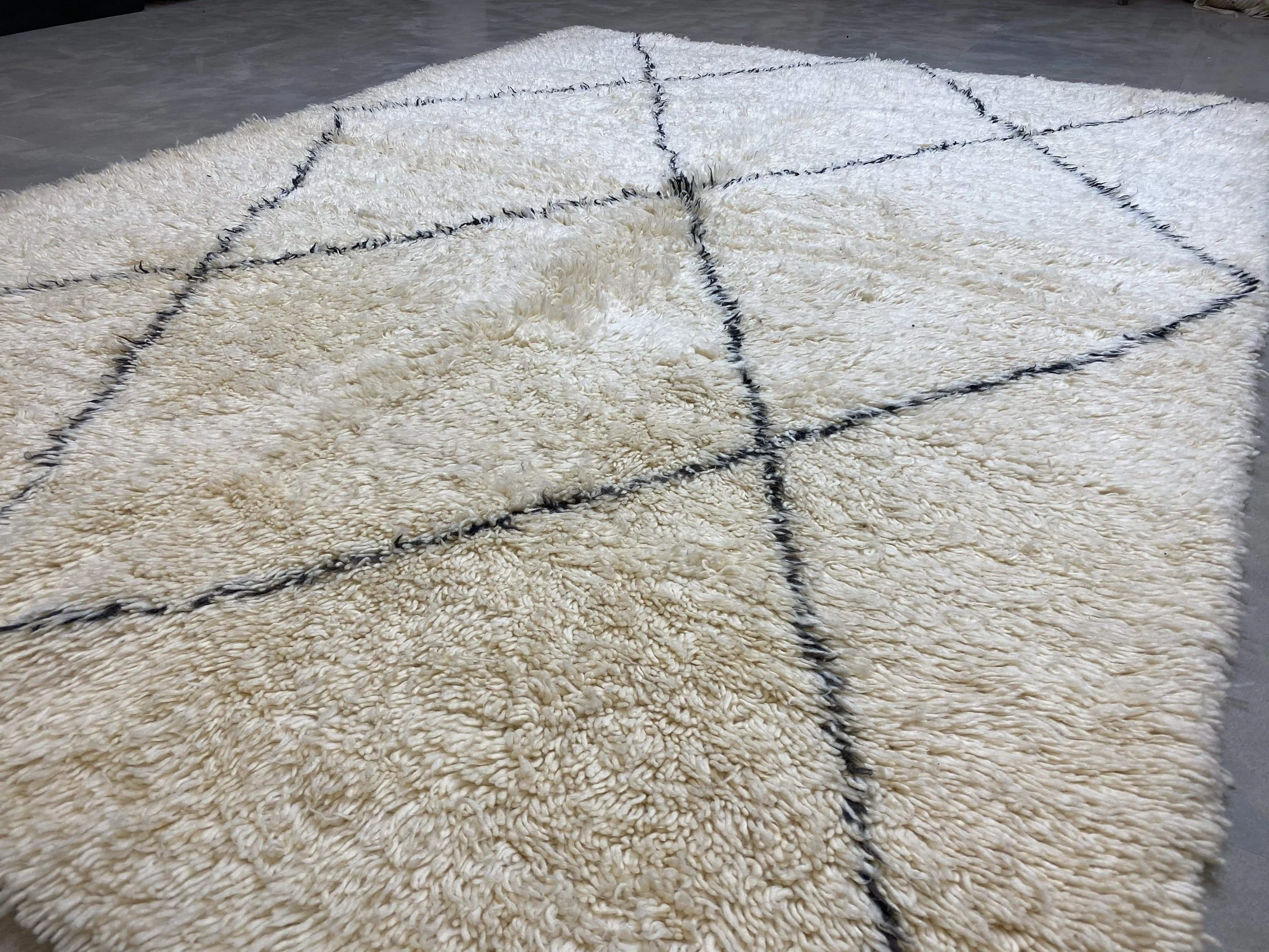 moroccan-berber-rug-beni-ouarain-22-28044417794150.jpg