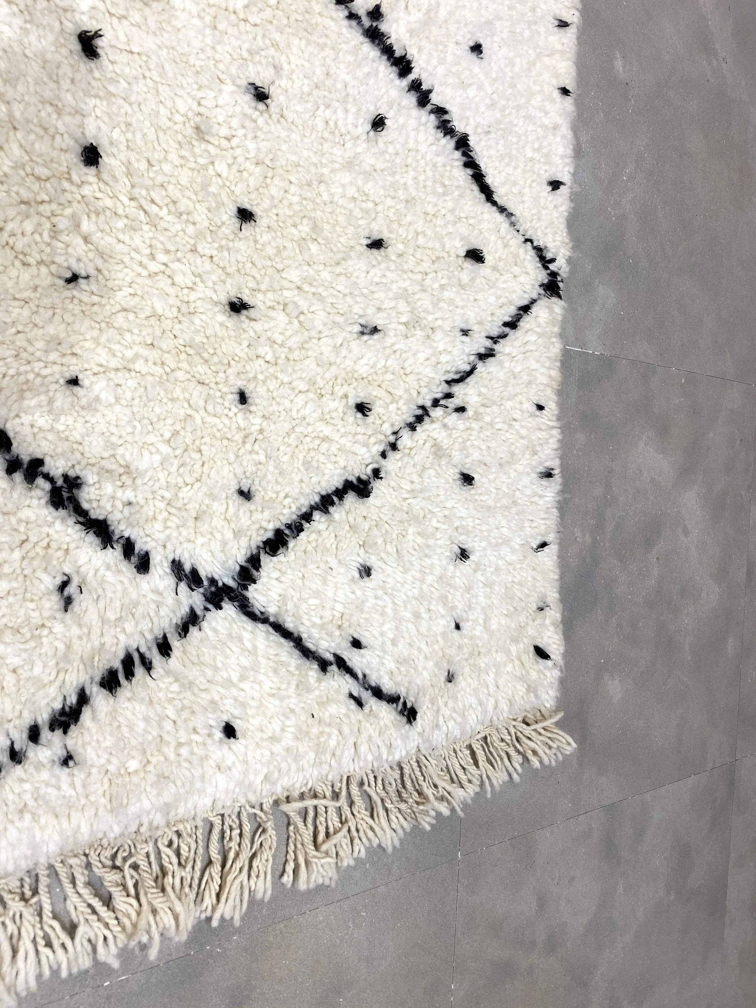 moroccan-berber-rug-beni-ouarain-23-28044421038182.jpg