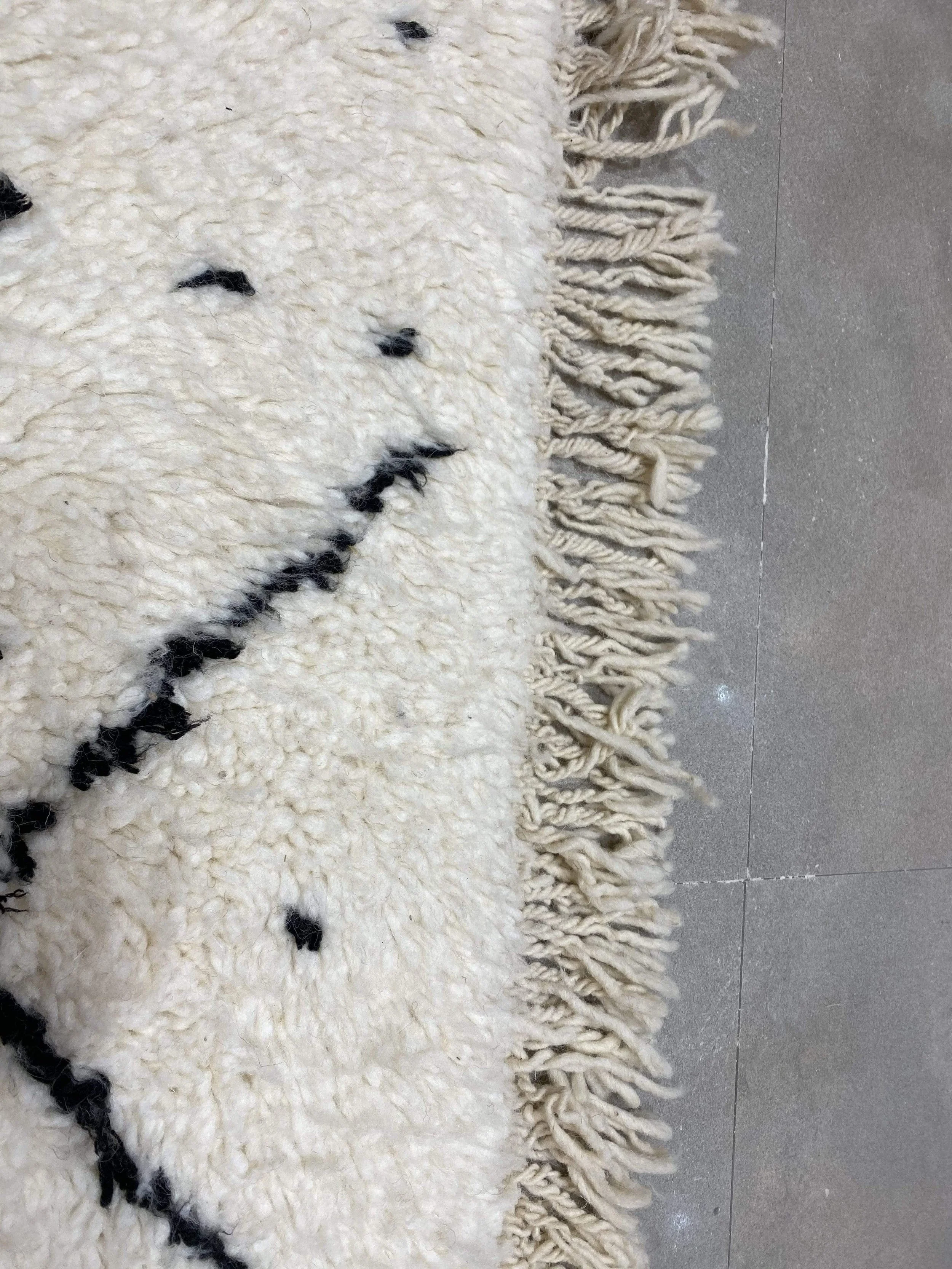 moroccan-berber-rug-beni-ouarain-23-28044421070950.jpg