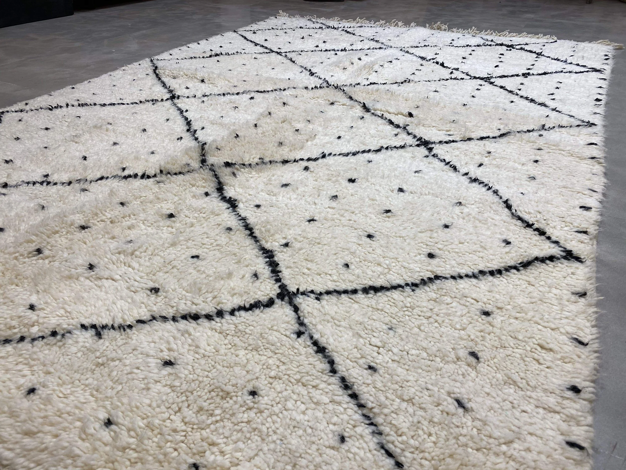 moroccan-berber-rug-beni-ouarain-23-28044421005414.jpg