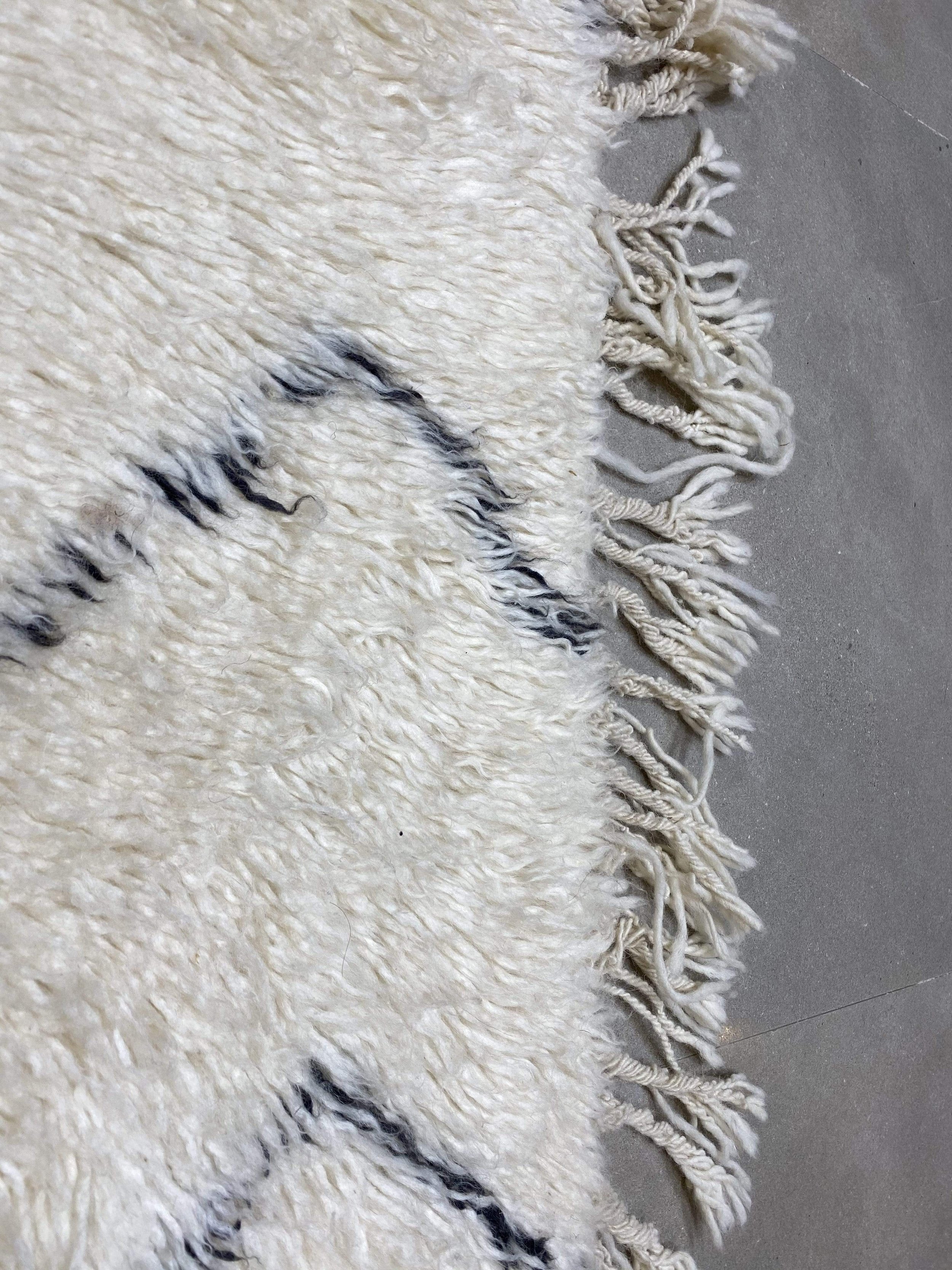 moroccan-berber-rug-beni-ouarain-24-28044452692070.jpg