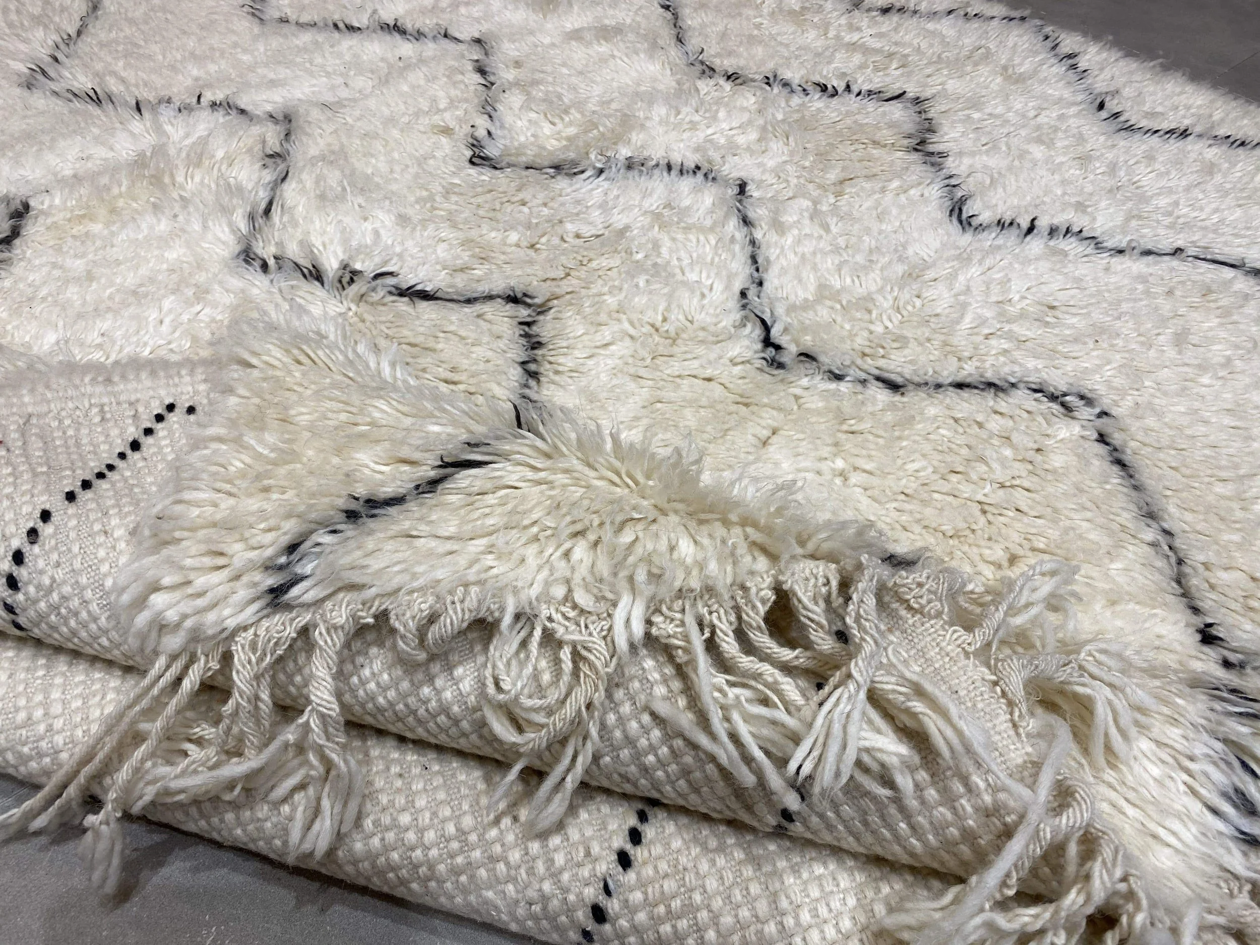 moroccan-berber-rug-beni-ouarain-24-28044452233318.jpg
