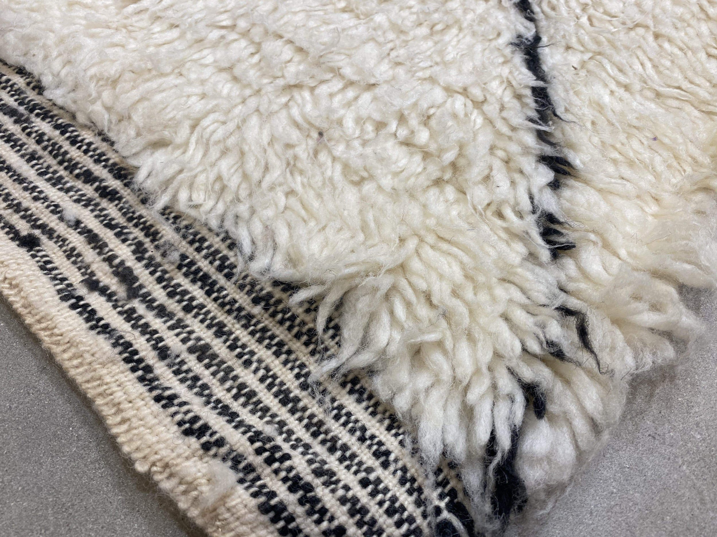 moroccan-berber-rug-beni-ouarain-27-28044472287334.jpg