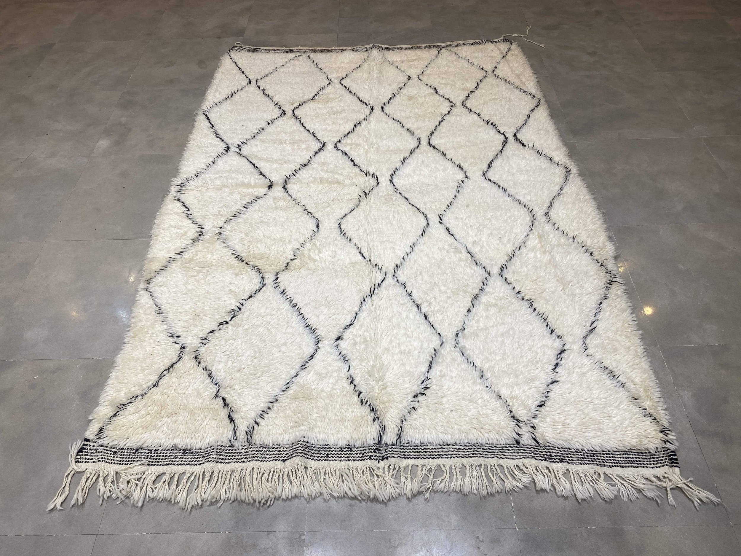 moroccan-berber-rug-beni-ouarain-27-28044472451174.jpg