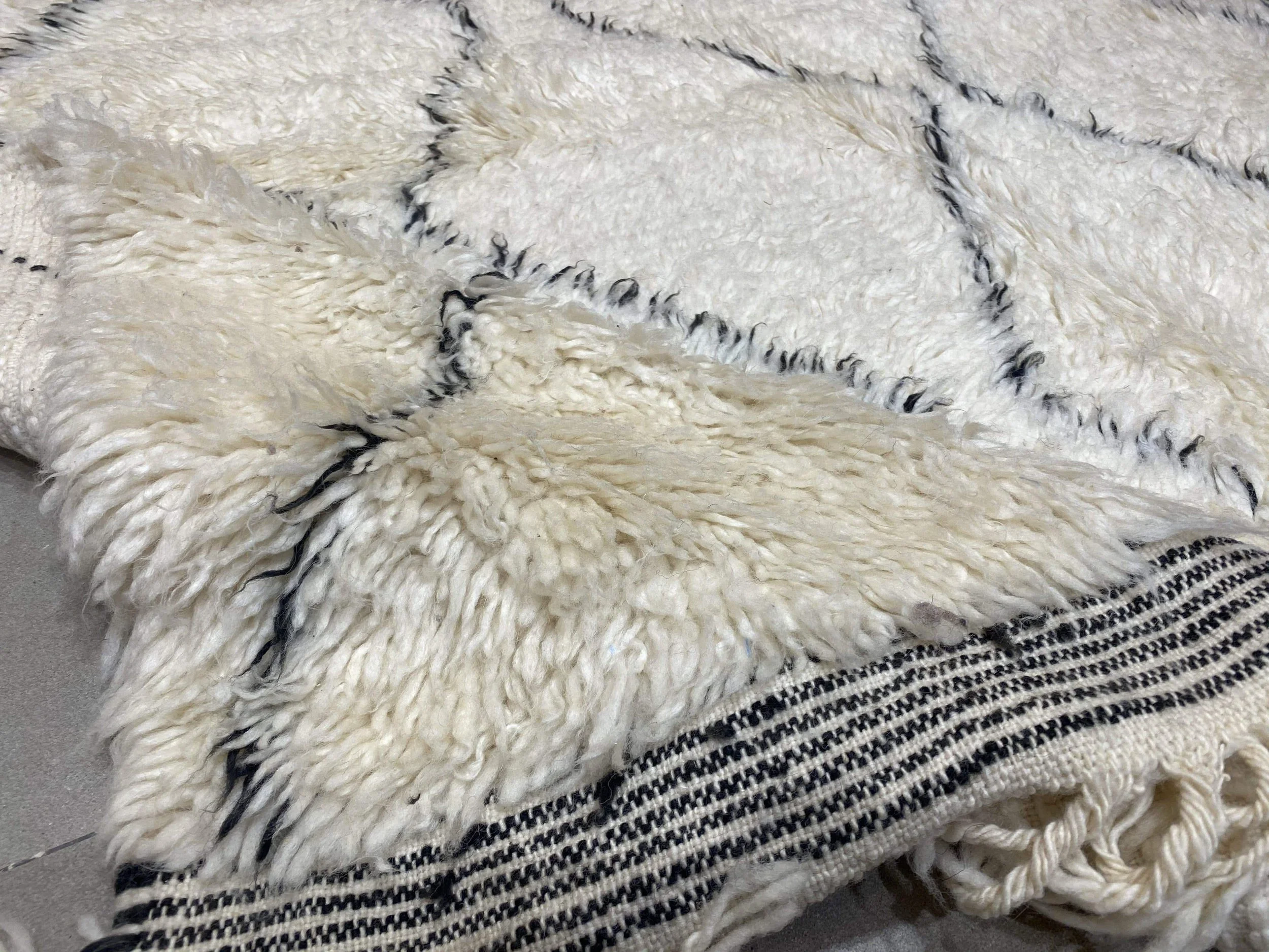 moroccan-berber-rug-beni-ouarain-27-28044472254566.jpg