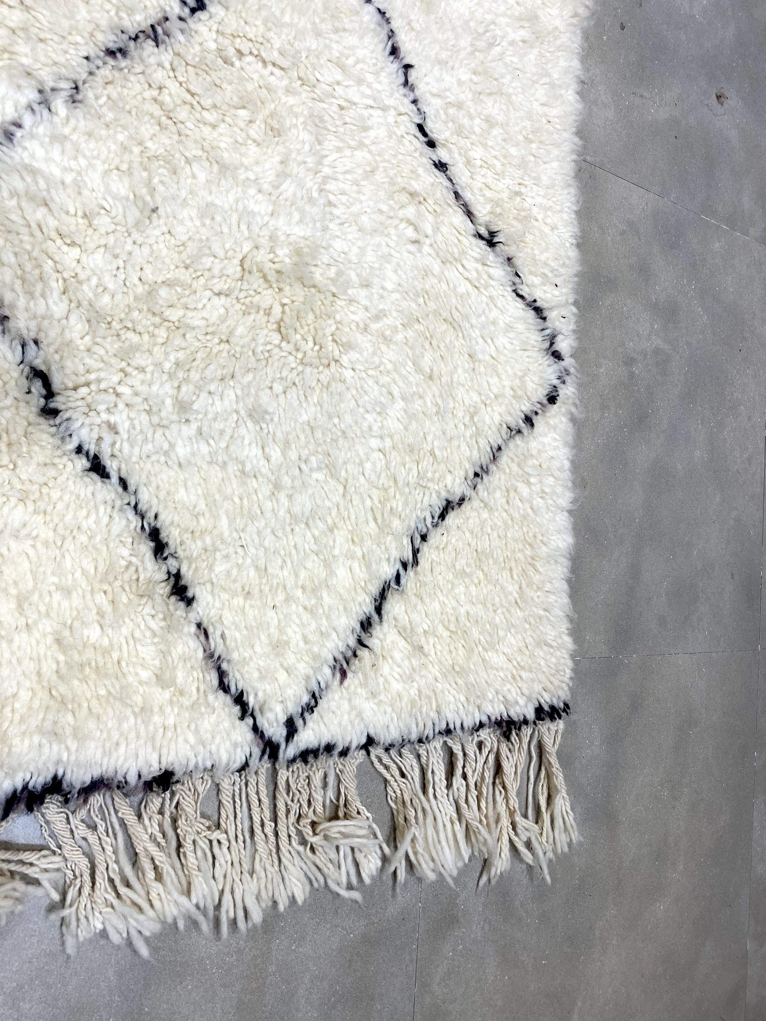 moroccan-berber-rug-beni-ouarain-28-28044476514406.jpg
