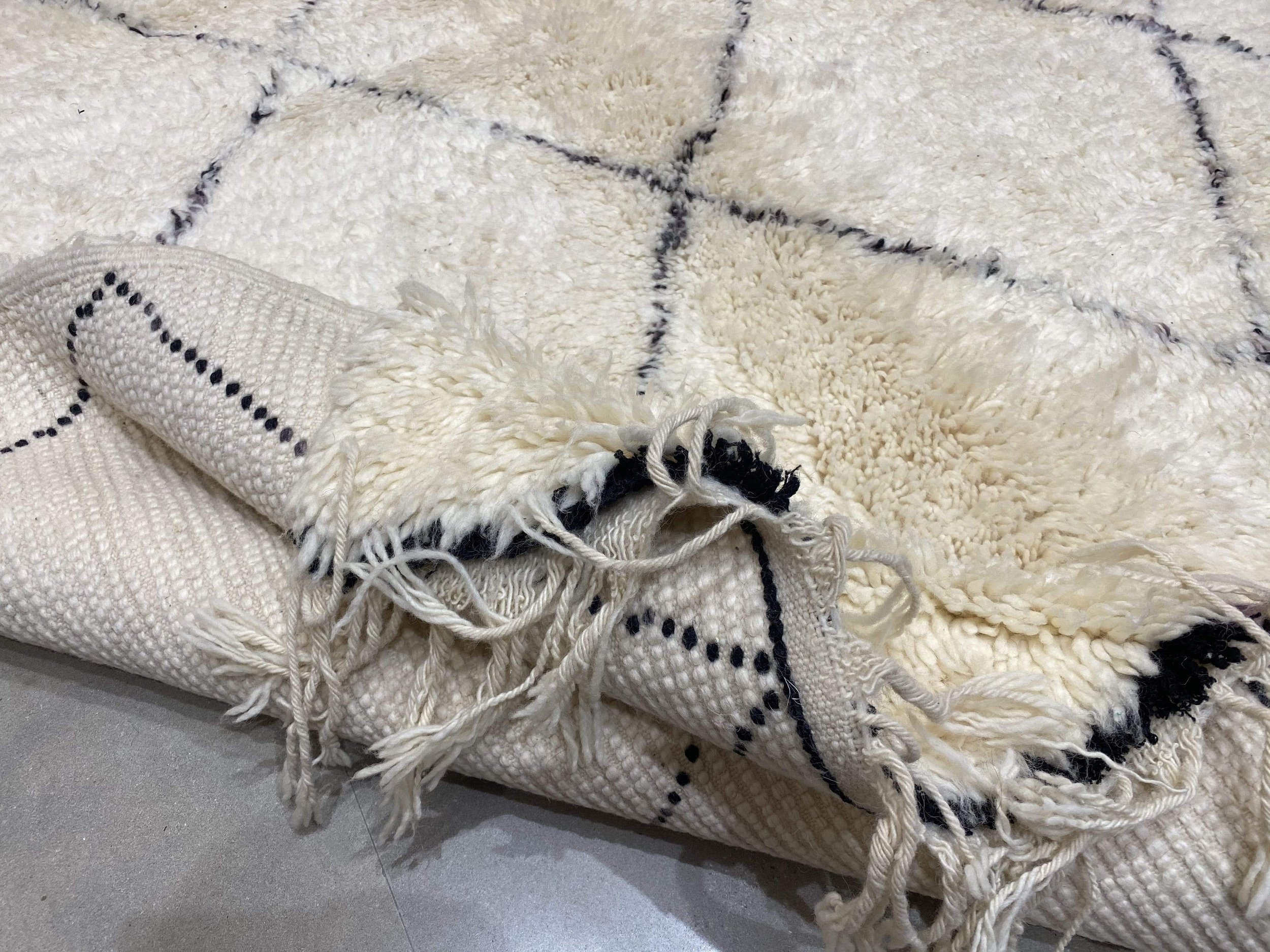 moroccan-berber-rug-beni-ouarain-28-28044476547174.jpg