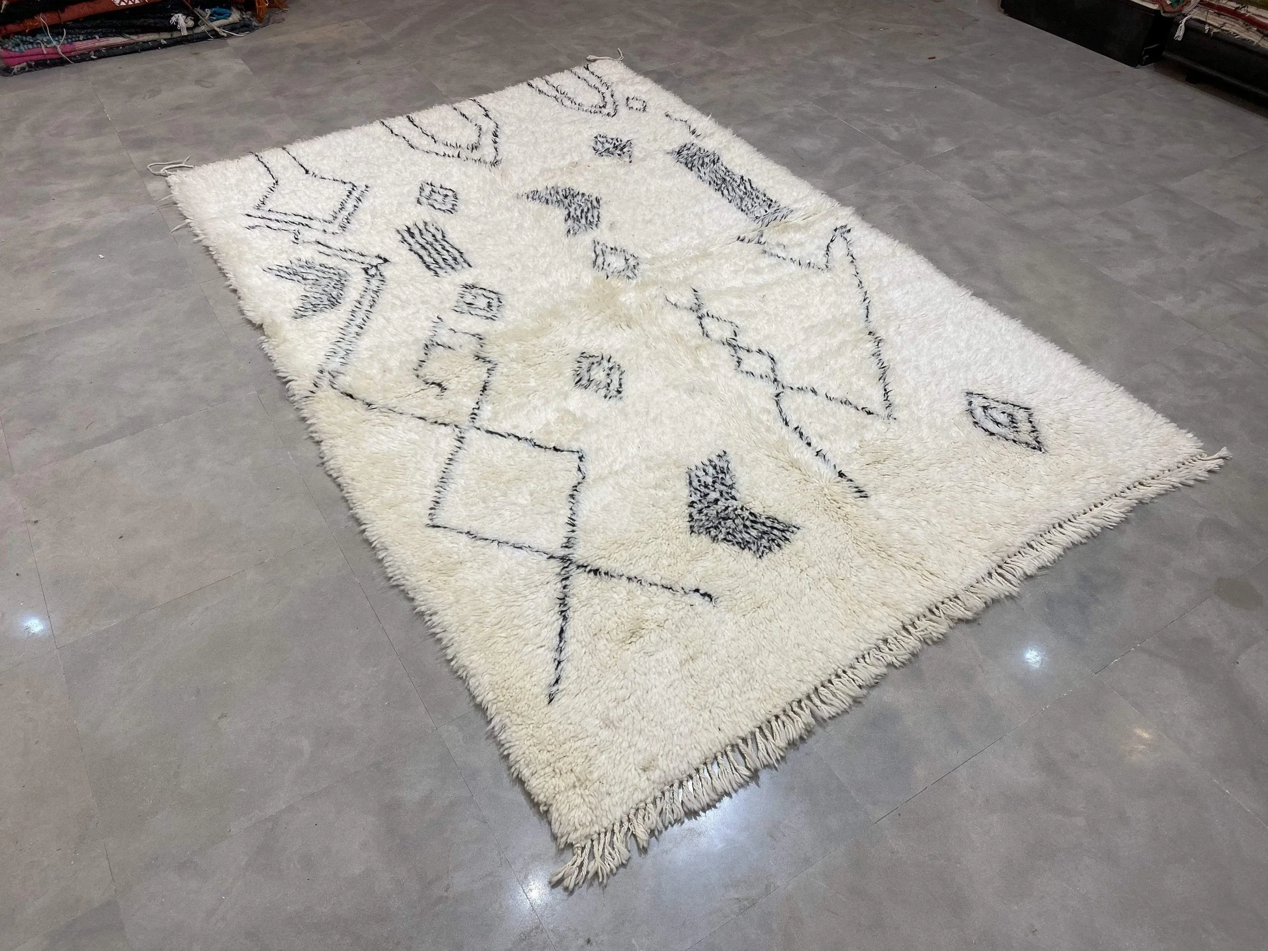 moroccan-berber-rug-beni-ouarain-3-28033667367014.jpg