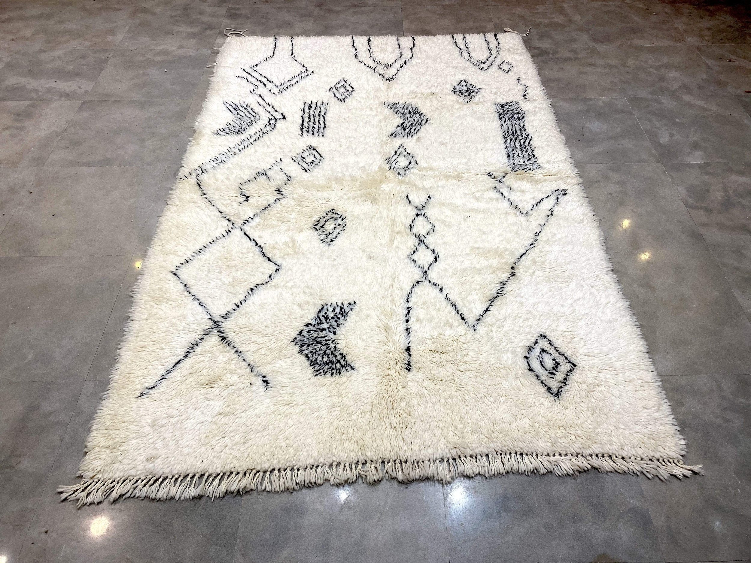 moroccan-berber-rug-beni-ouarain-3-28033667465318.jpg
