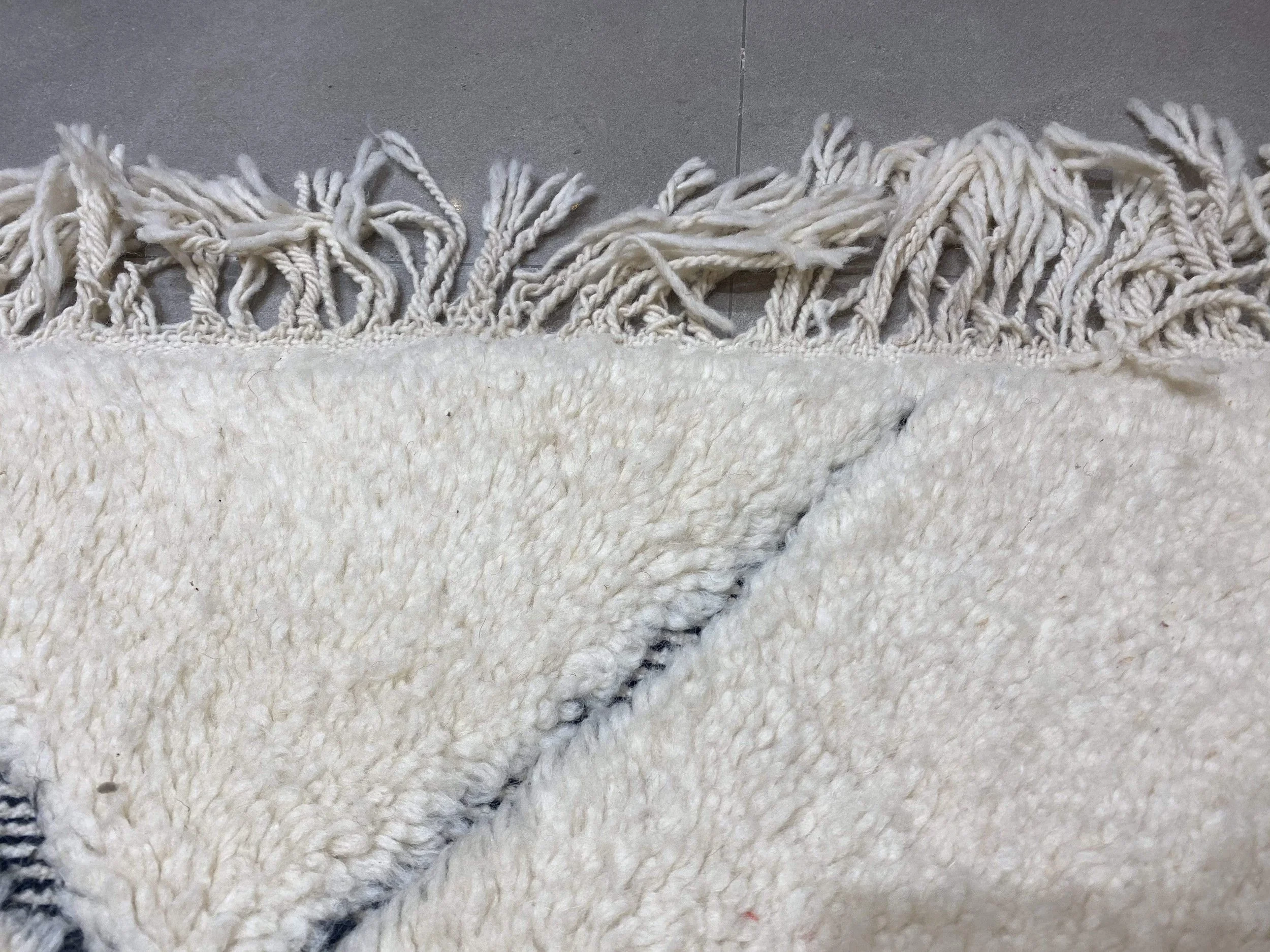 moroccan-berber-rug-beni-ouarain-32-28044484116582.jpg