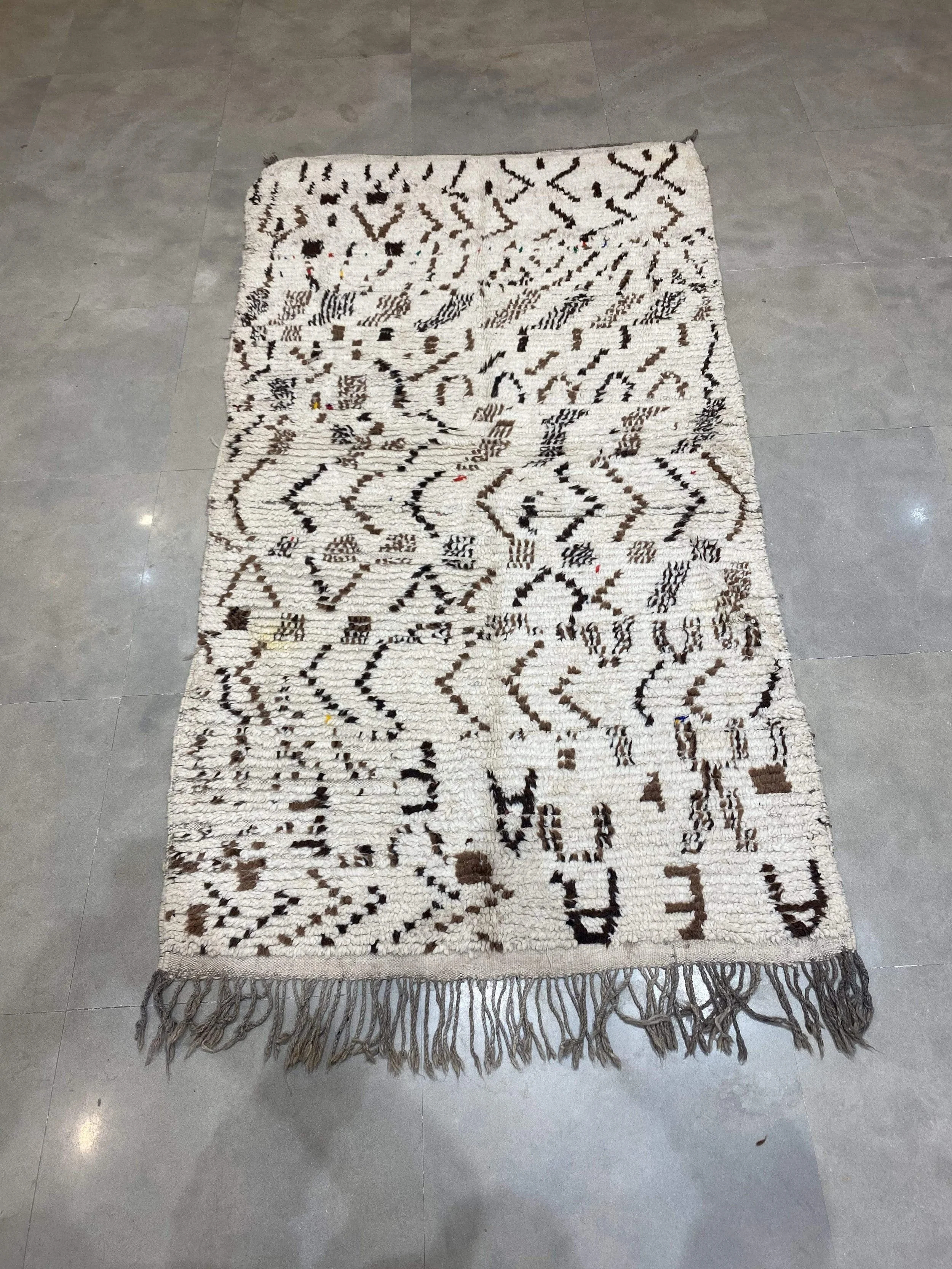 moroccan-berber-rug-beni-ouarain-35-28044490834022.jpg