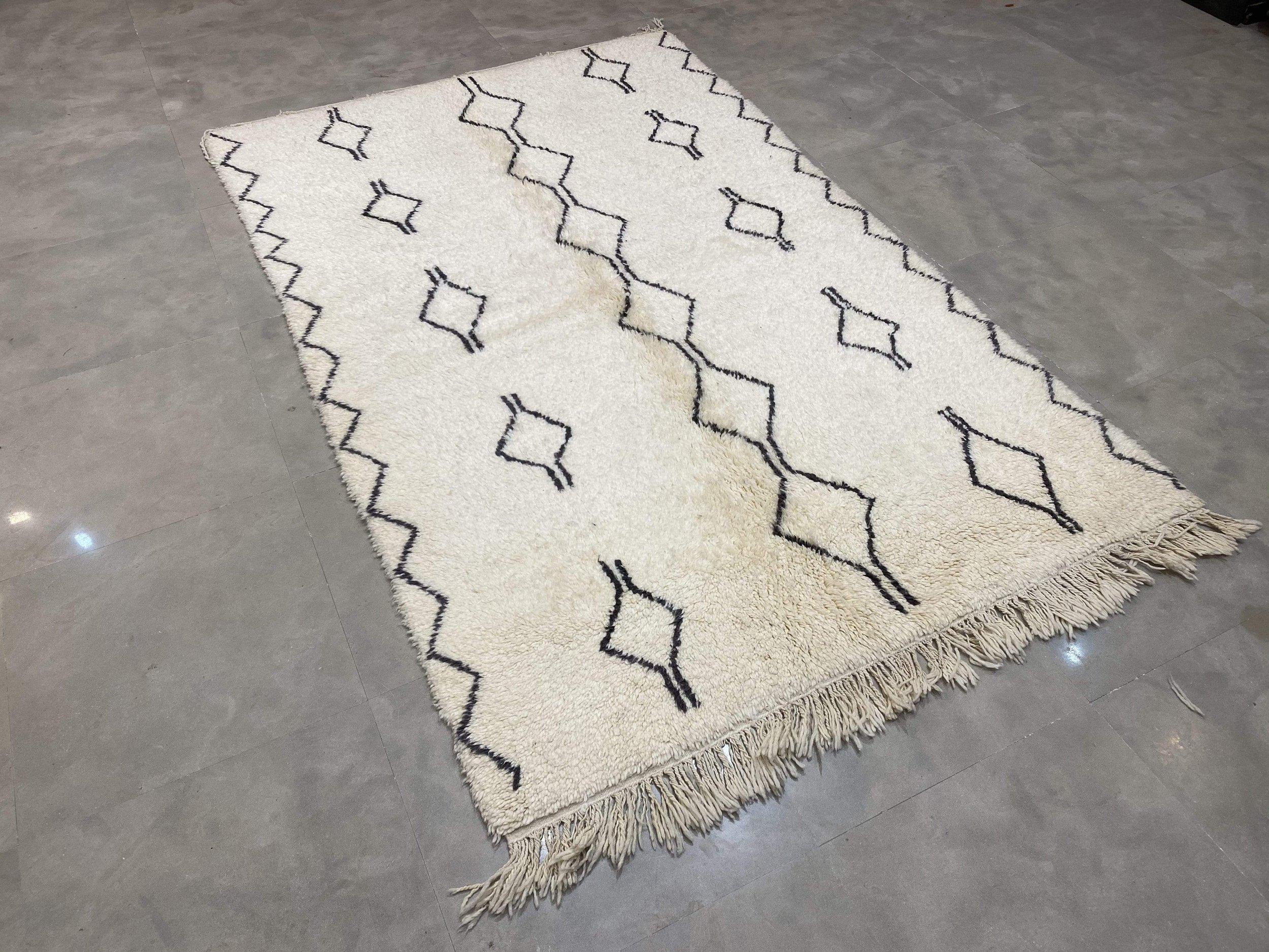 moroccan-berber-rug-beni-ouarain-4-28033699315814.jpg