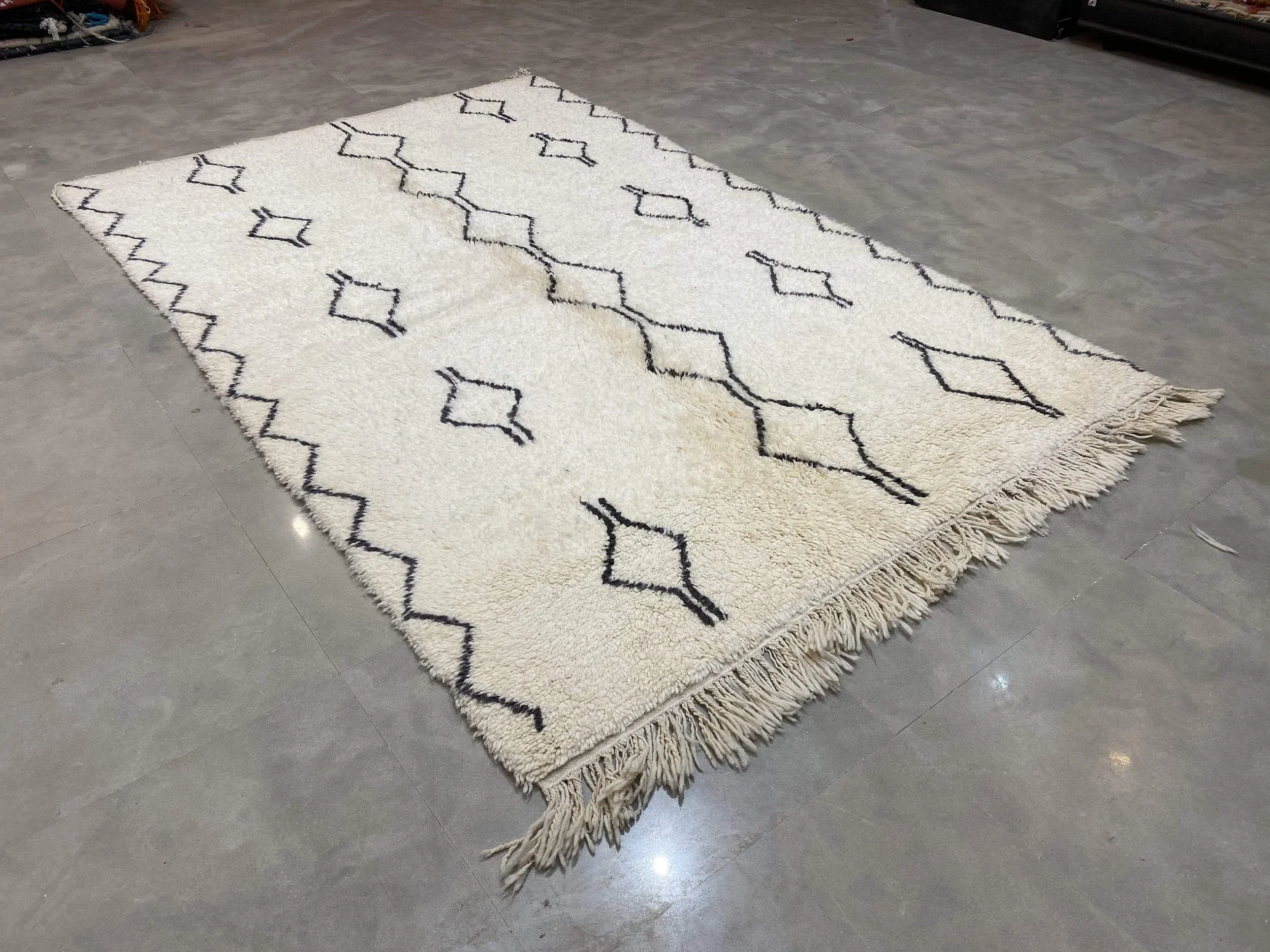 moroccan-berber-rug-beni-ouarain-4-28033699250278.jpg