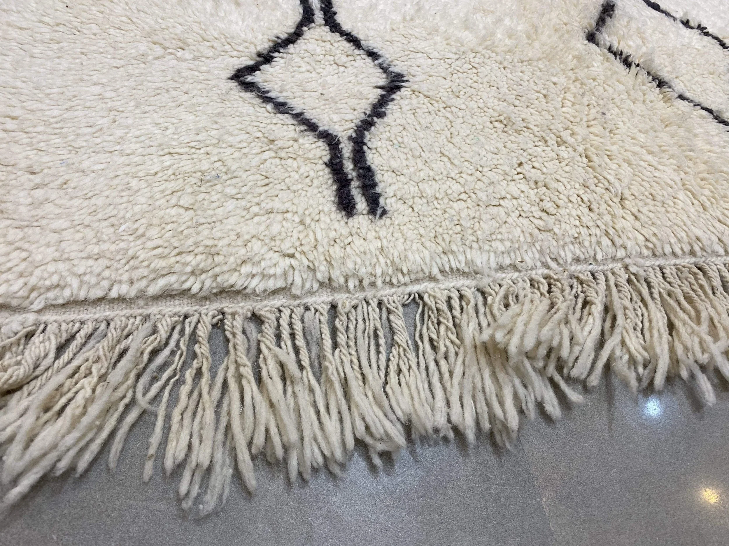 moroccan-berber-rug-beni-ouarain-4-28033699283046.jpg