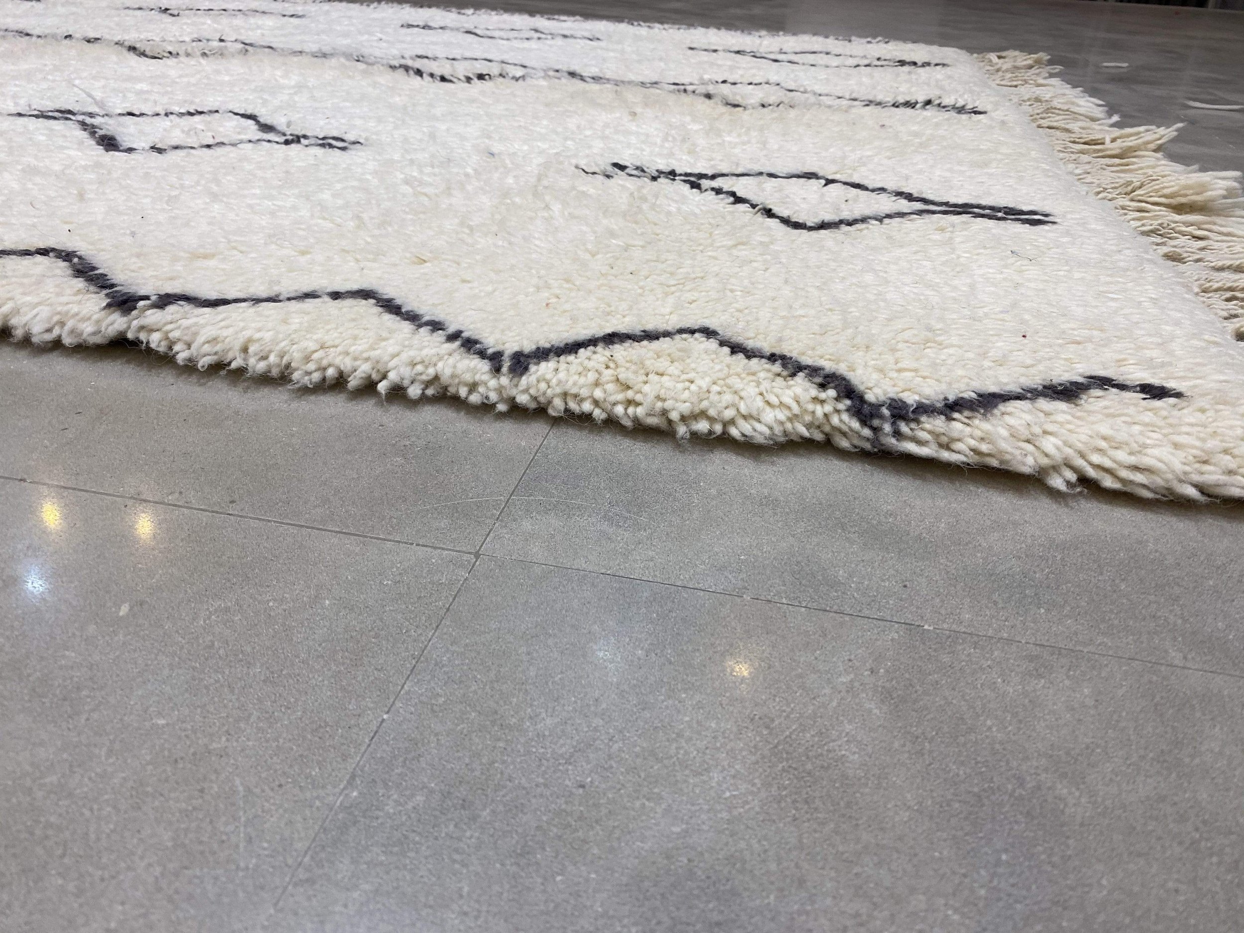 moroccan-berber-rug-beni-ouarain-4-28033699184742.jpg