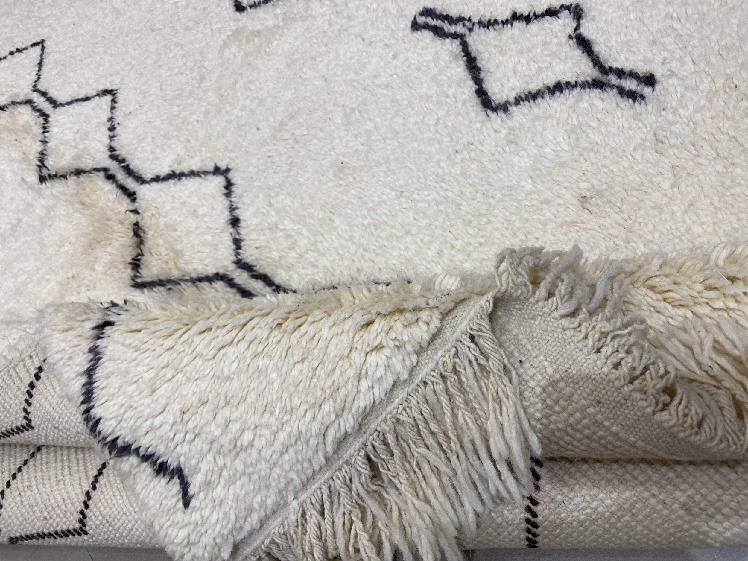 moroccan-berber-rug-beni-ouarain-4-28033699151974.jpg