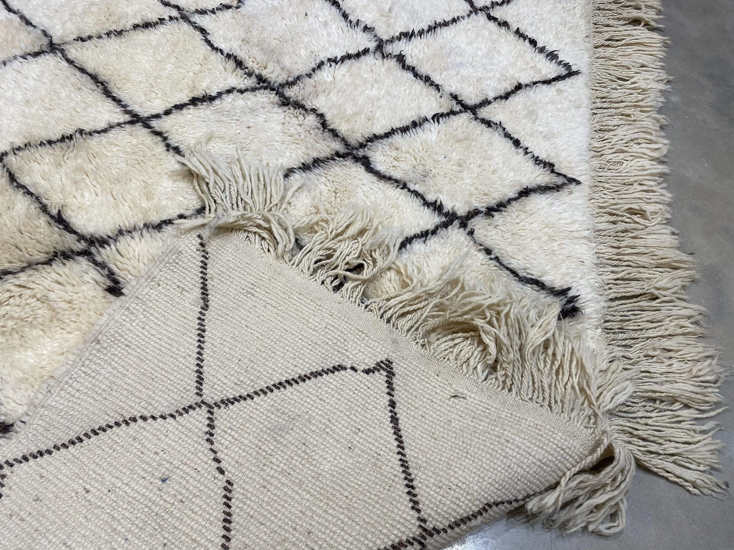 moroccan-berber-rug-beni-ouarain-5-28033700462694.jpg