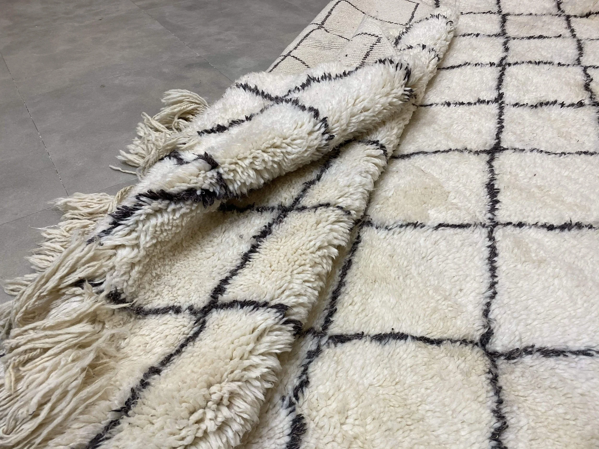 moroccan-berber-rug-beni-ouarain-5-28033700495462.jpg