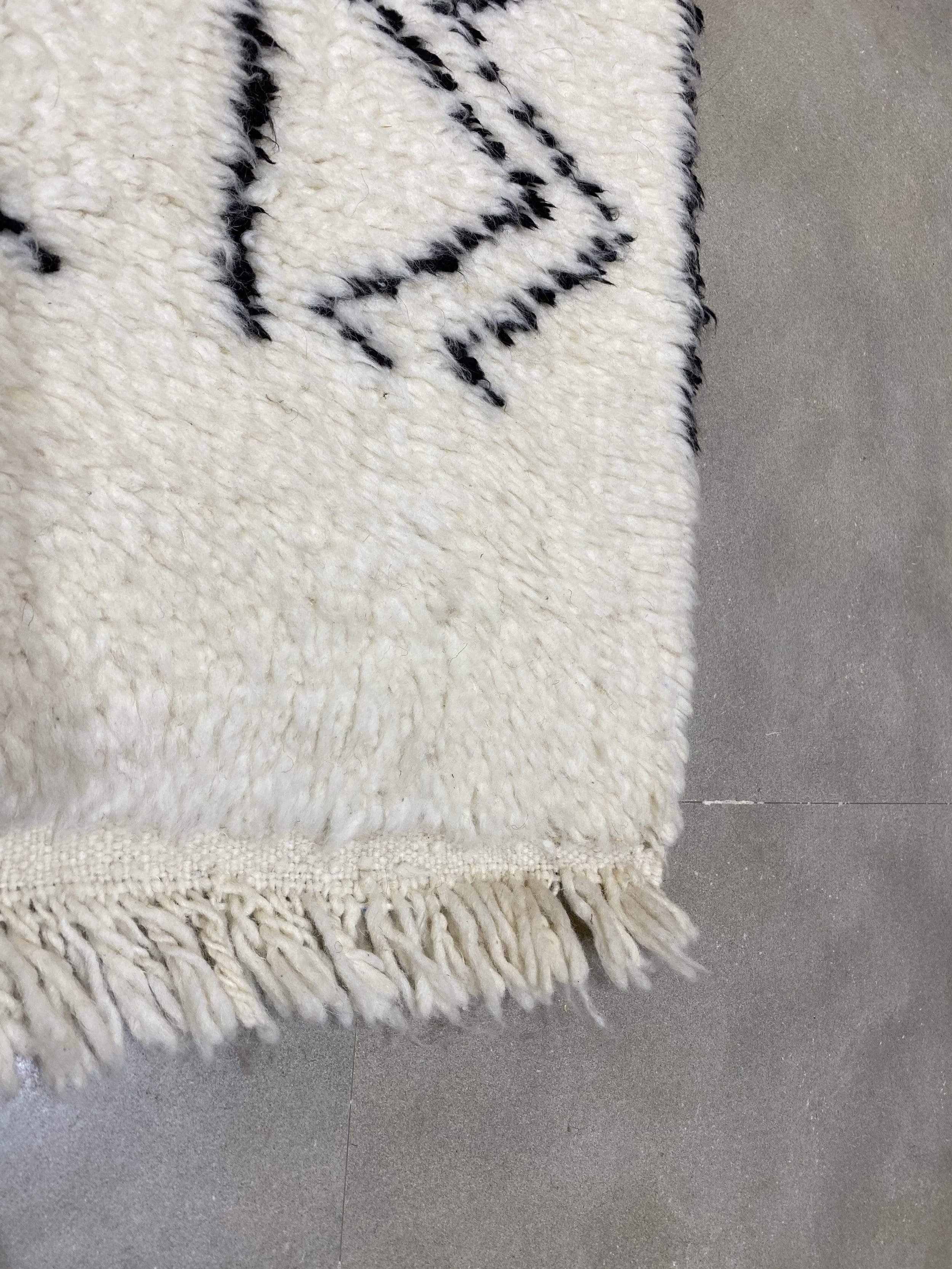 moroccan-berber-rug-beni-ouarain-6-28033702002790.jpg
