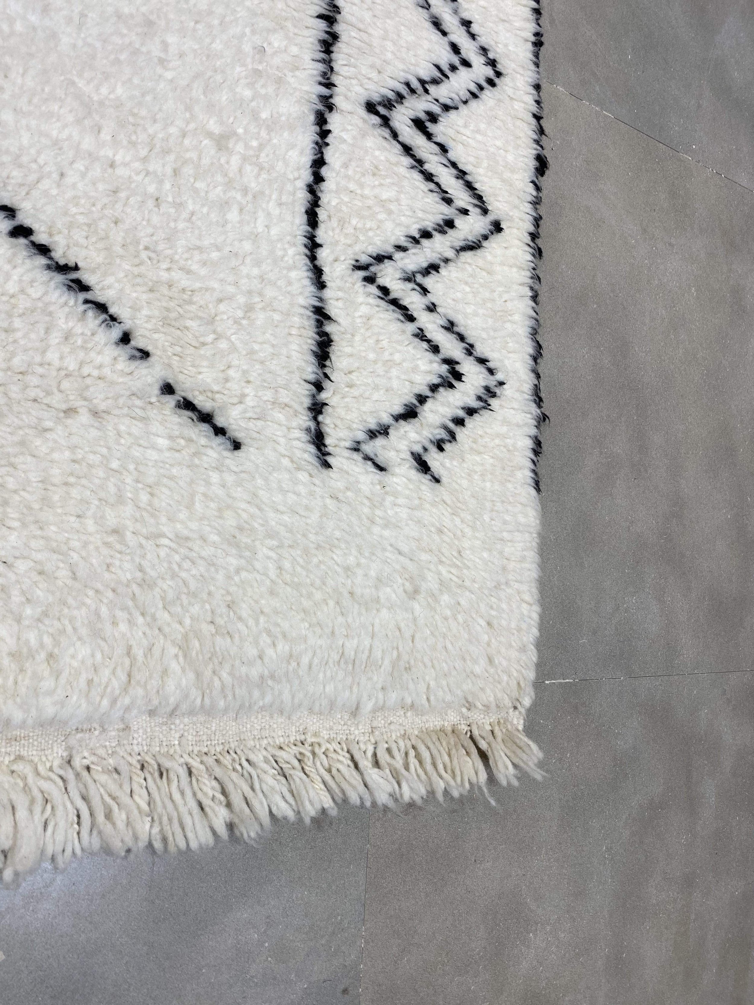 moroccan-berber-rug-beni-ouarain-6-28033701838950.jpg