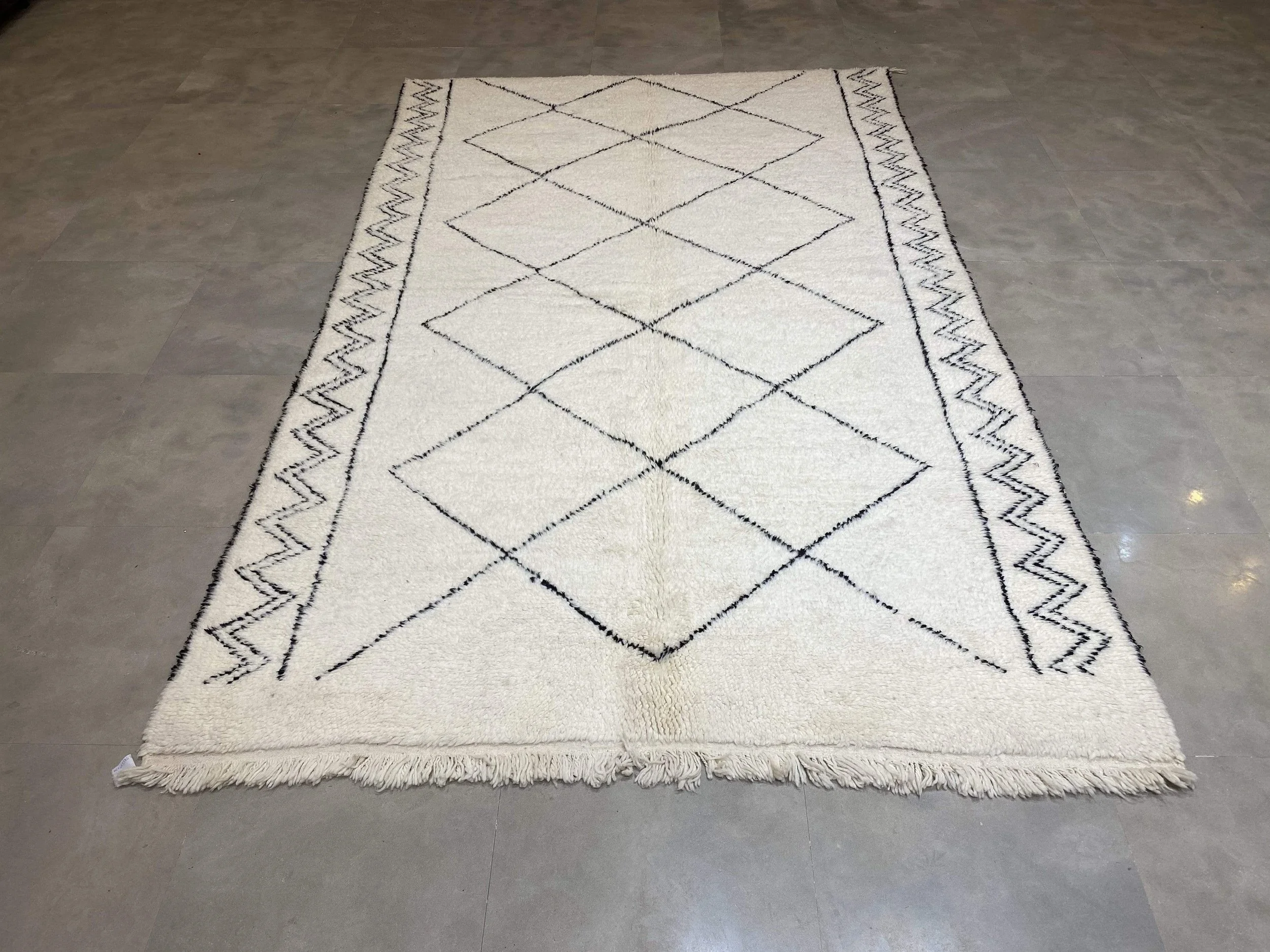 moroccan-berber-rug-beni-ouarain-6-28033701871718.jpg